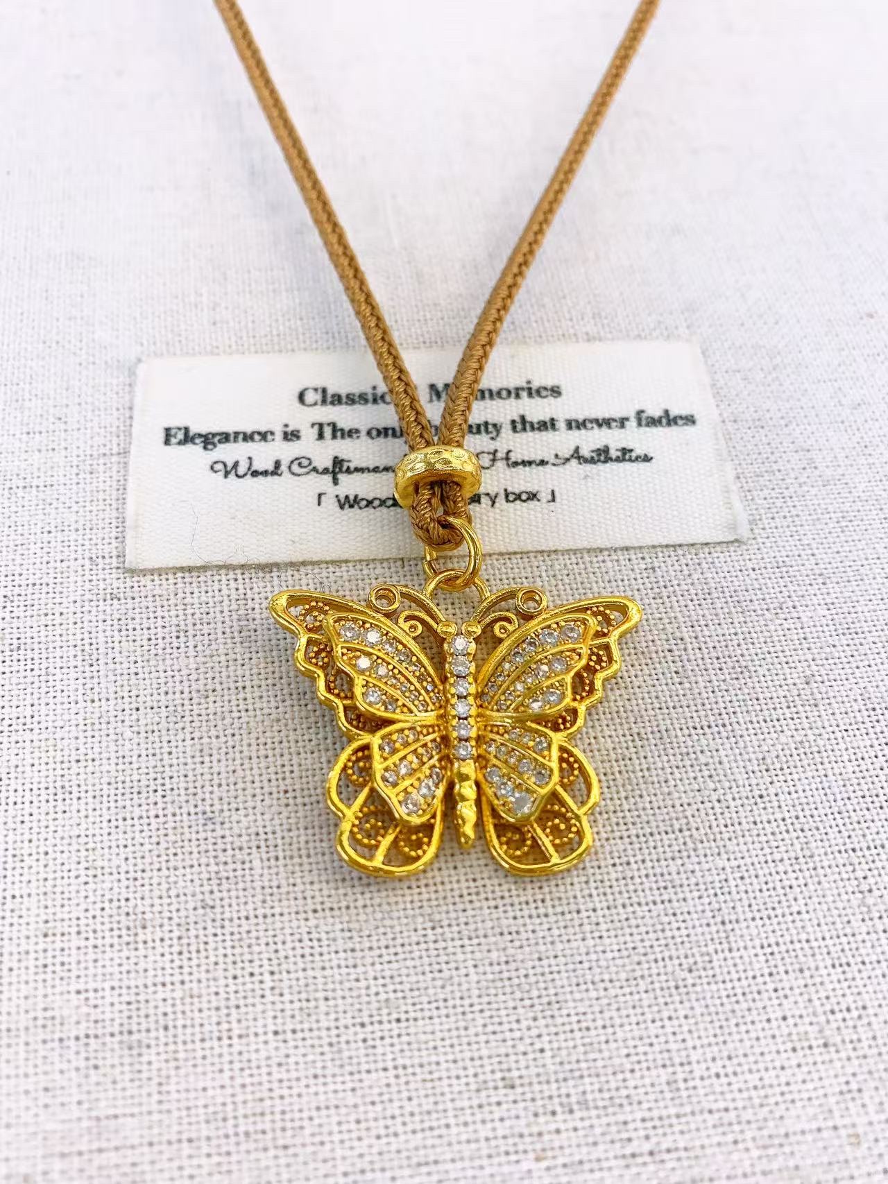 A long and simple women's sweater chain with antique fabric and rope, fashionable and versatile necklace, as a women's accessory