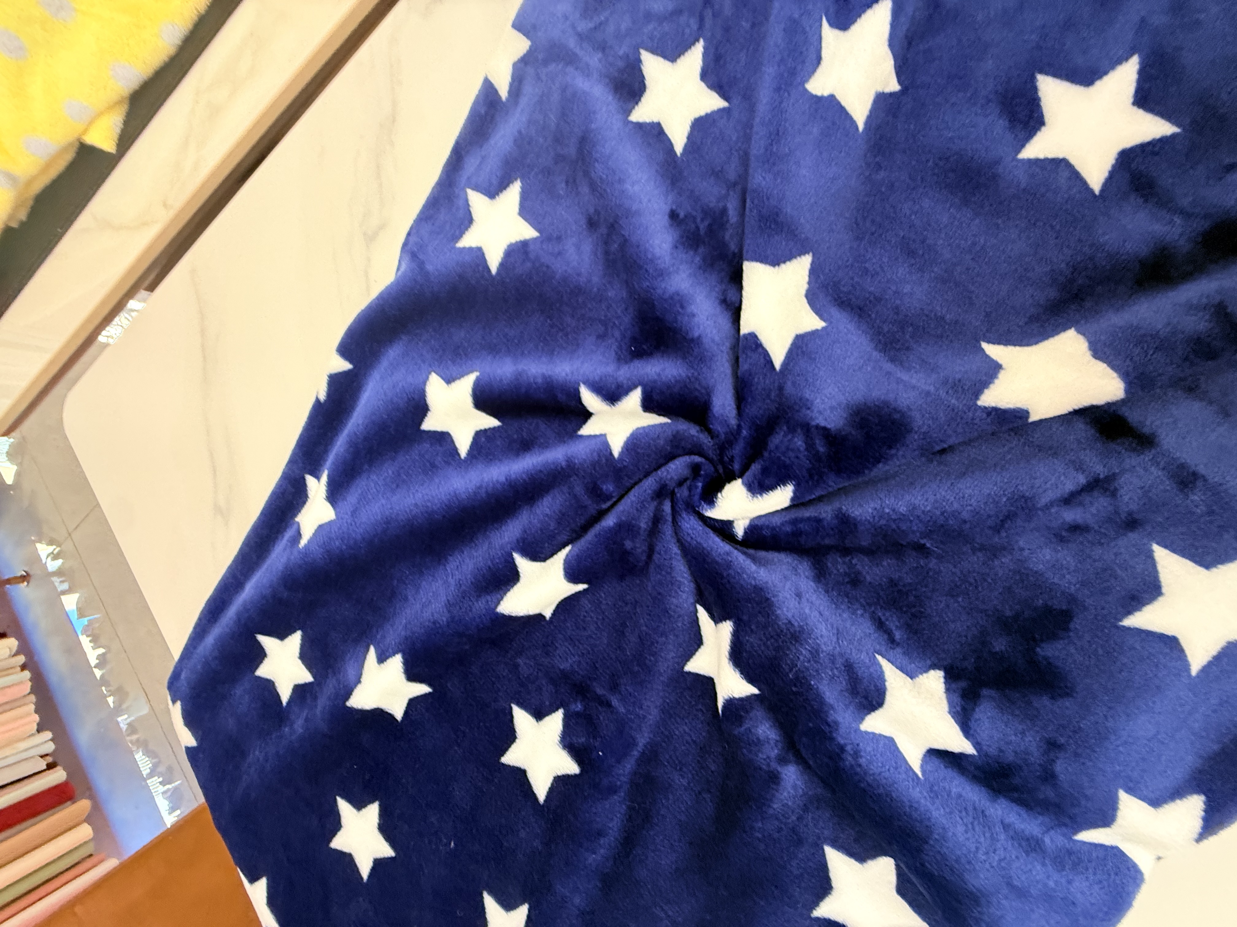 Manufacturer's export stock of double-sided thickened flannel fleece printed fabric, fashionable children's home textile and home wear knitted fabric Item Picture