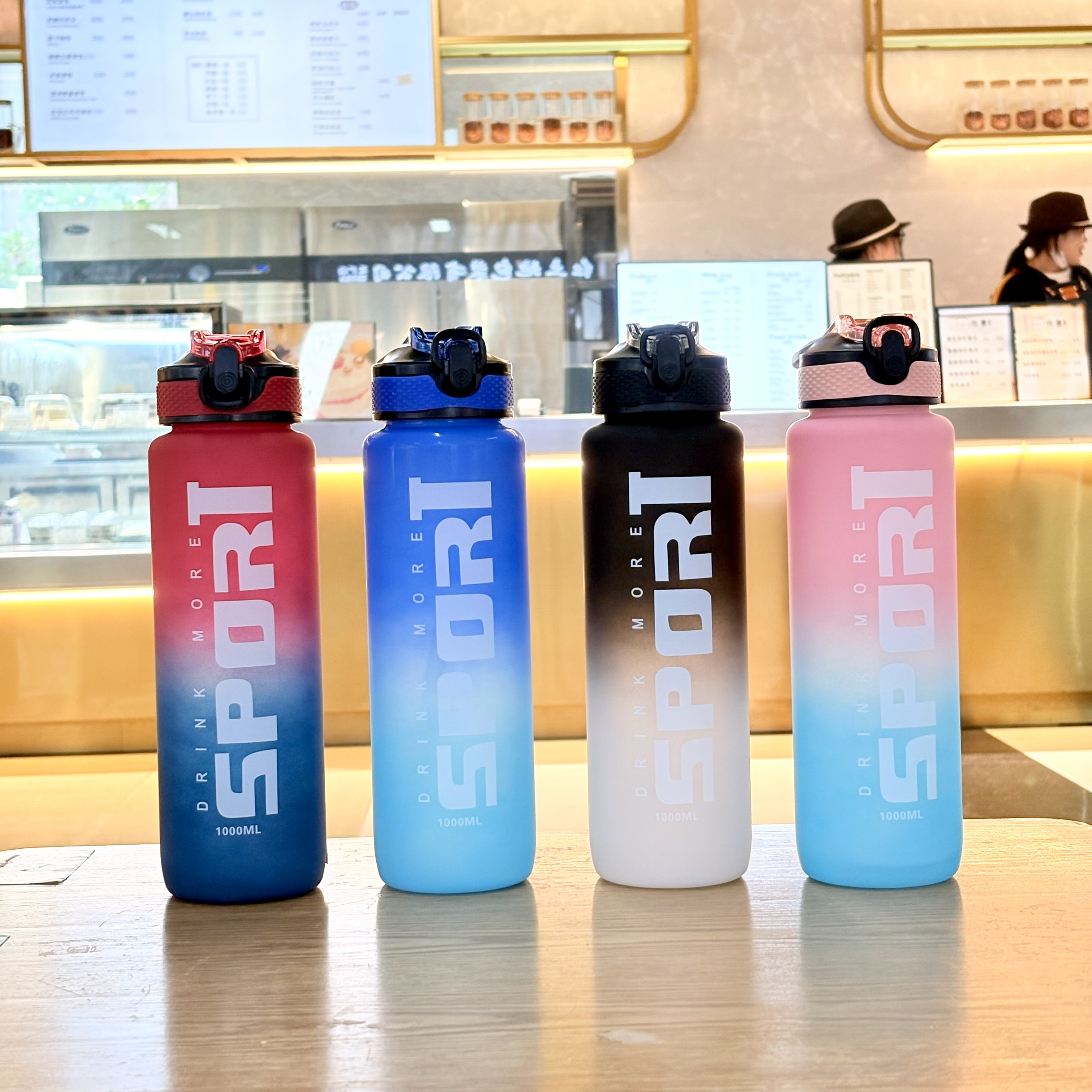 Portable large-capacity frosted straw plastic water cup, sports and fitness cup, student gift advertising cup full figure