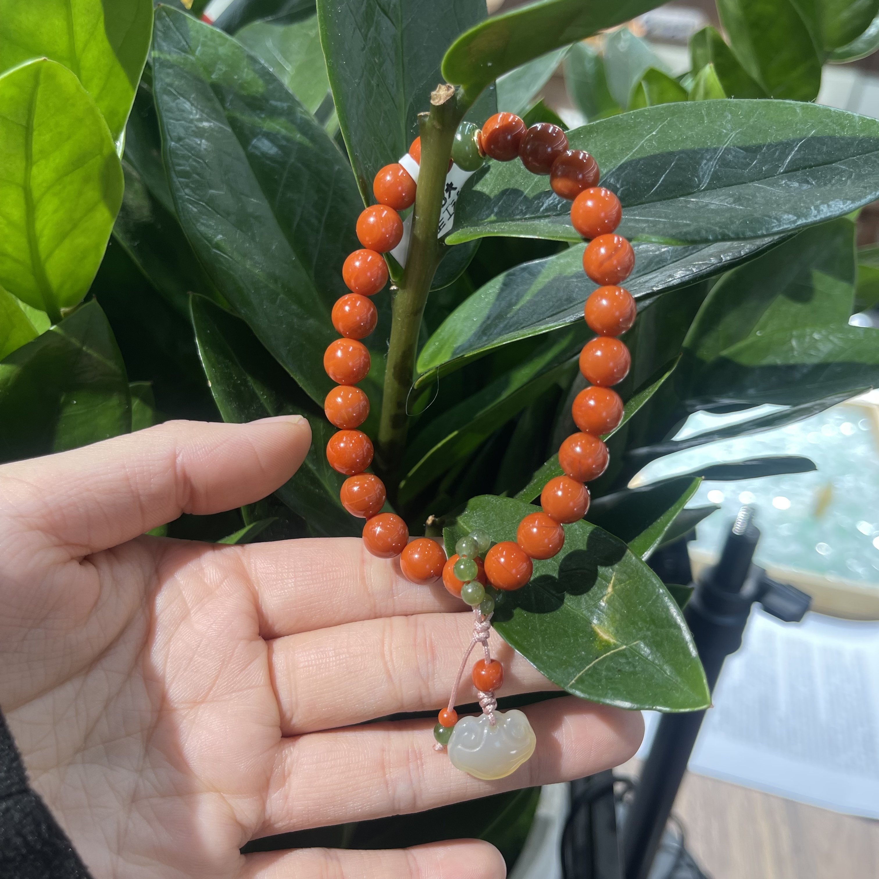 南红手串配饰纯银手工编织小提溜配玛瑙珠宝白底实物图