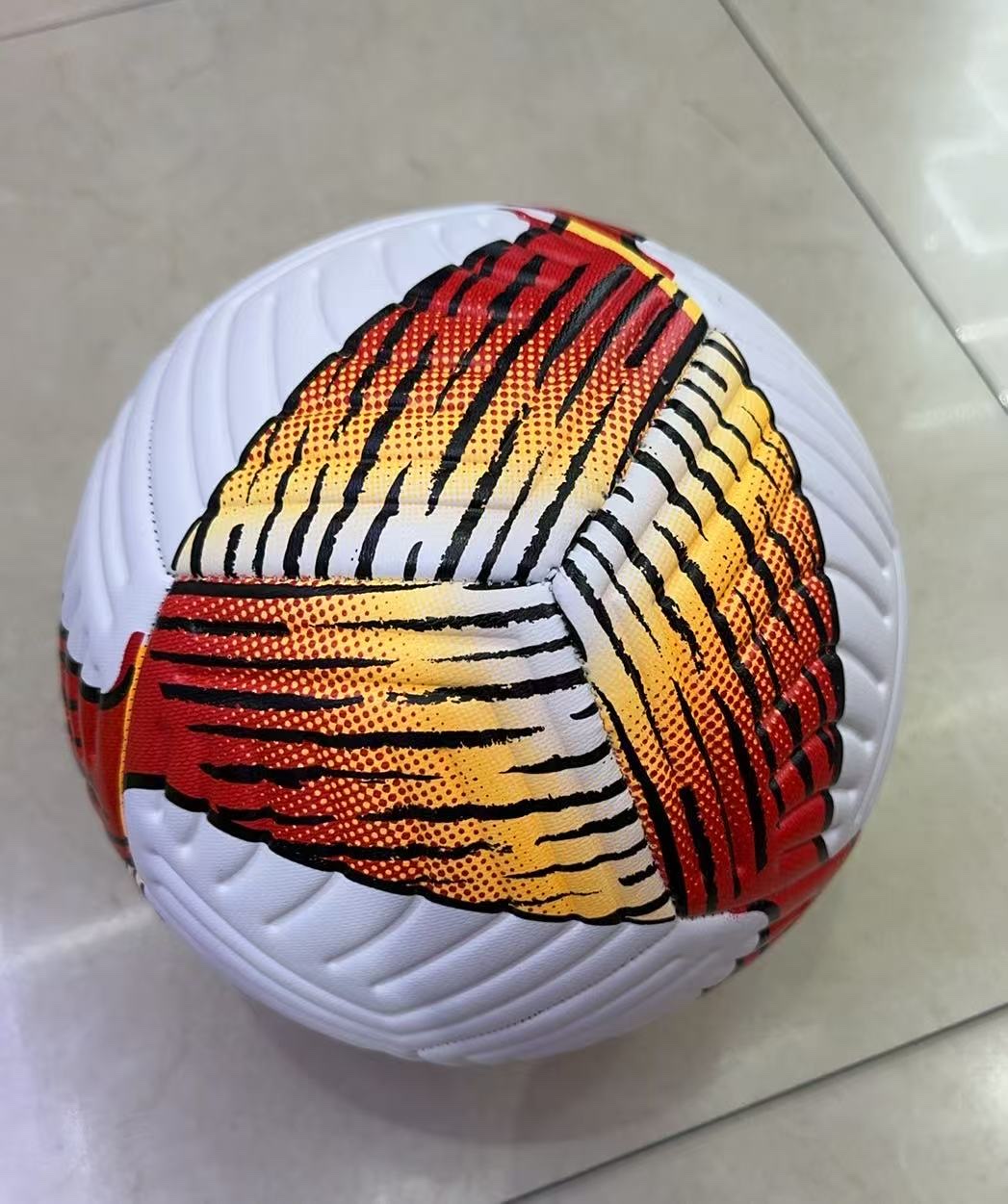 The No. 5 football spacer set is wear-resistant and anti-slip, suitable for football supplies in competitions and training