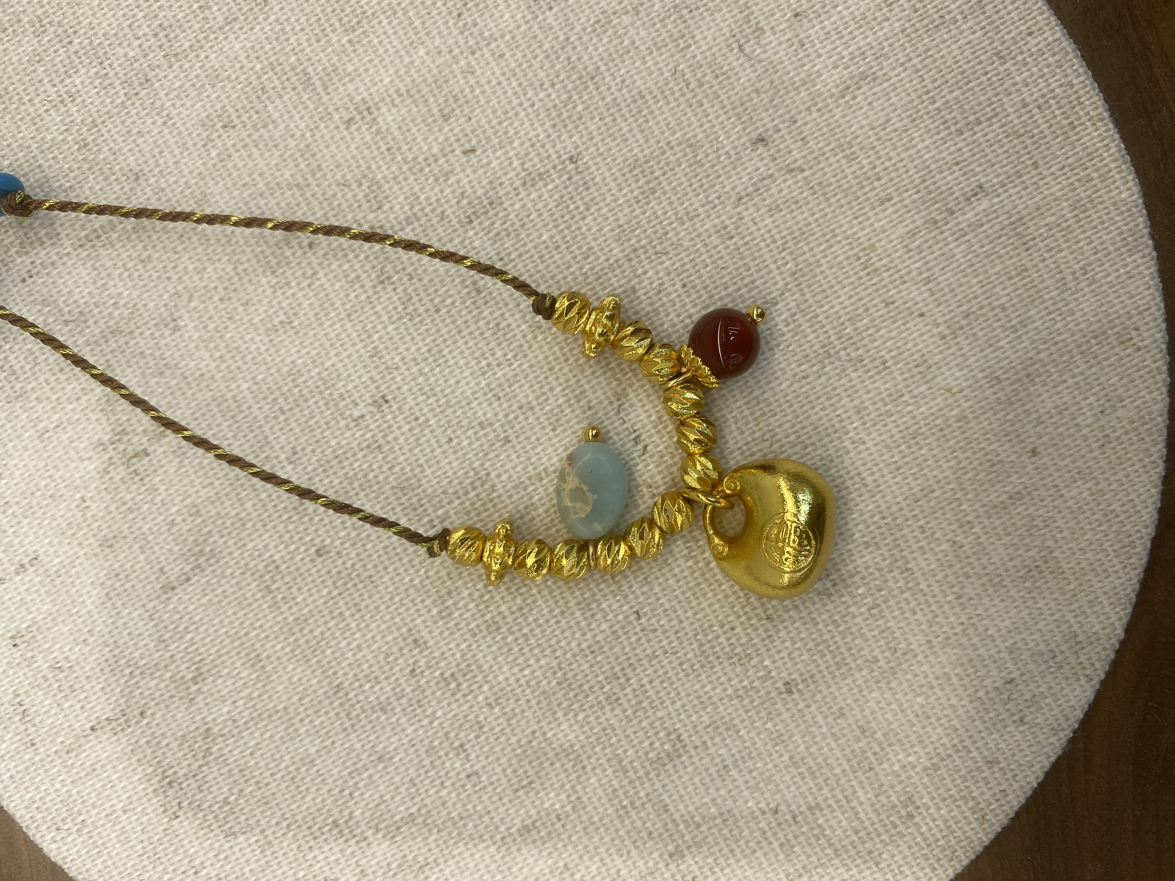 A long and simple women's sweater with 18-strand chain fabric rope, a fashionable and versatile necklace accessory