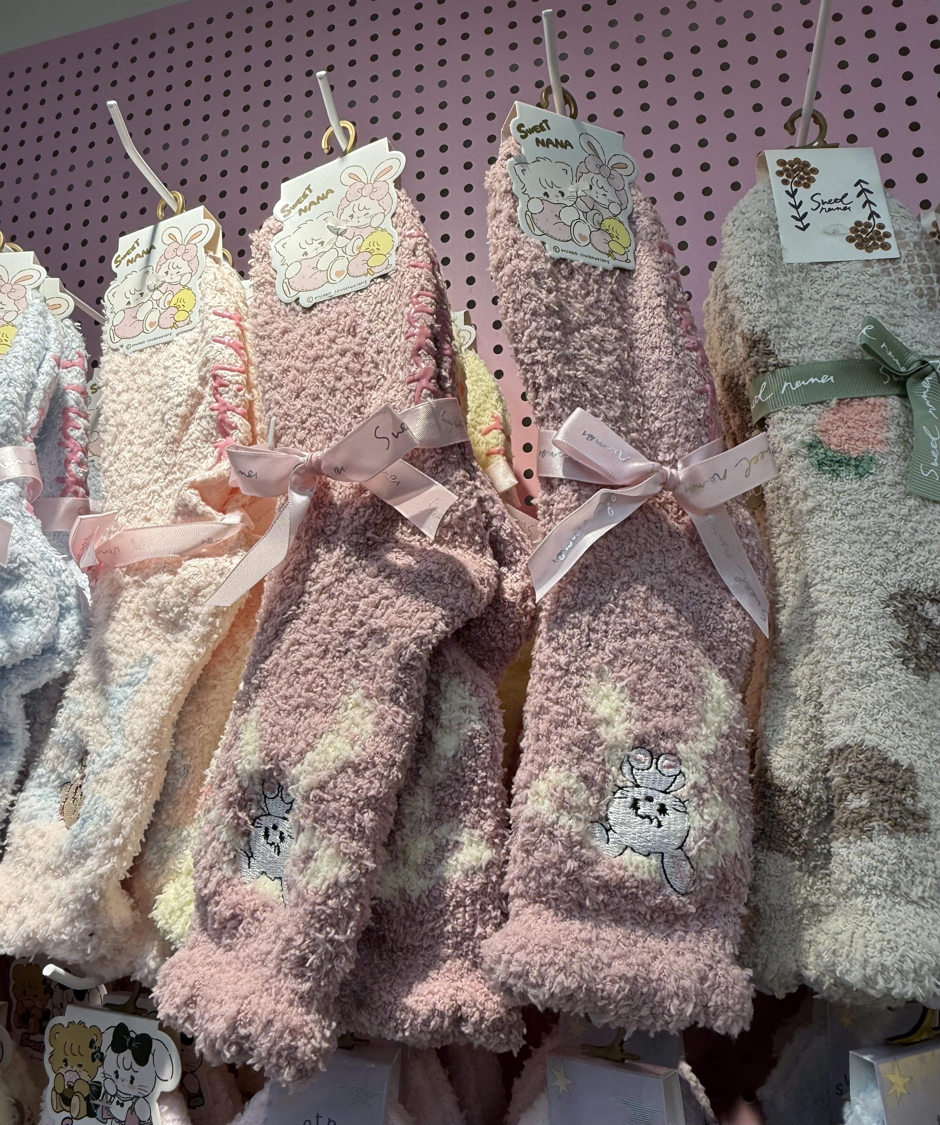 可爱珊瑚绒毛毛袜子女中筒冬季加厚加绒保暖月子睡眠地板袜长家居