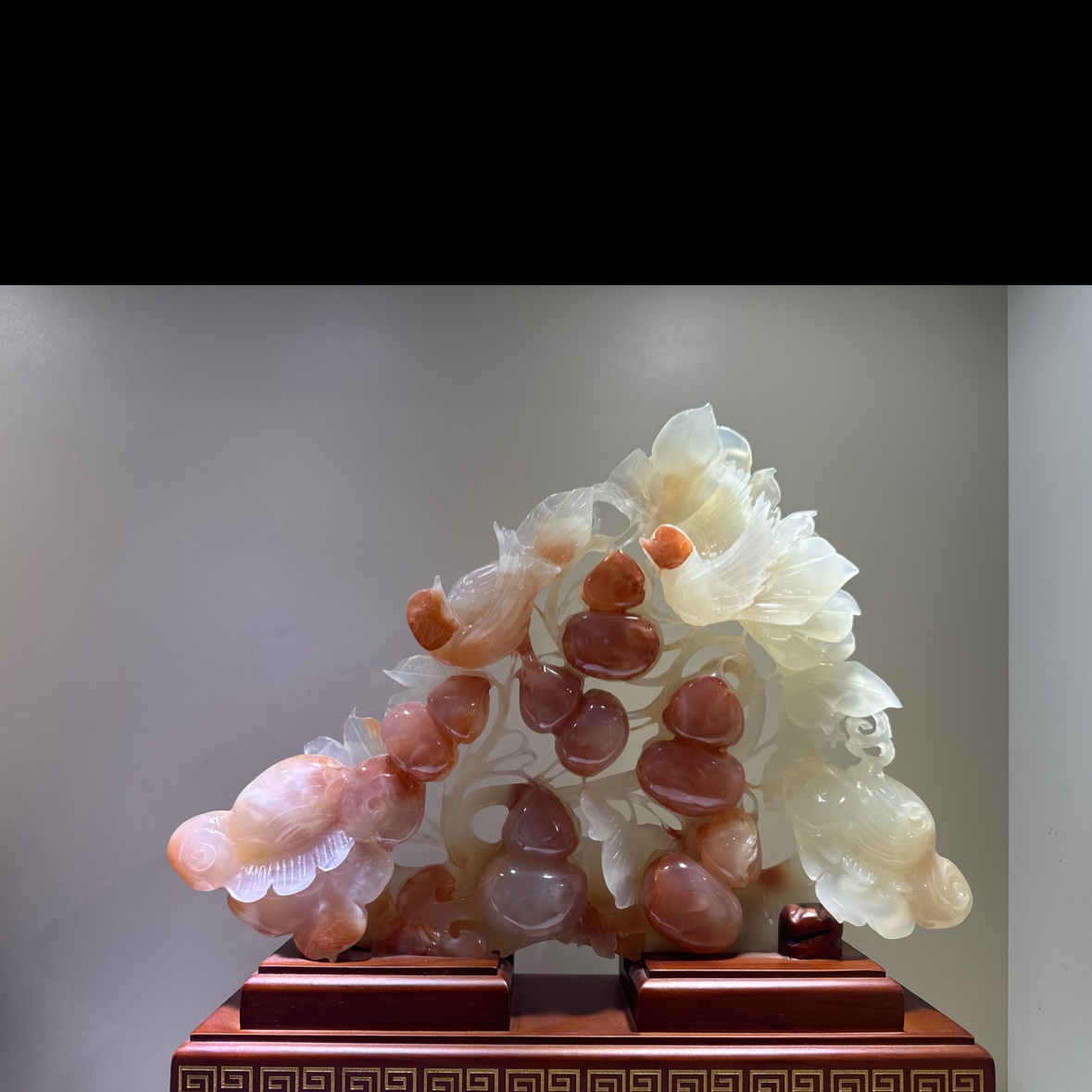 Pakistani Red Ice Jade Natural Jade Material Handicrafts (Good Fortune Right Before your eyes) Item Picture