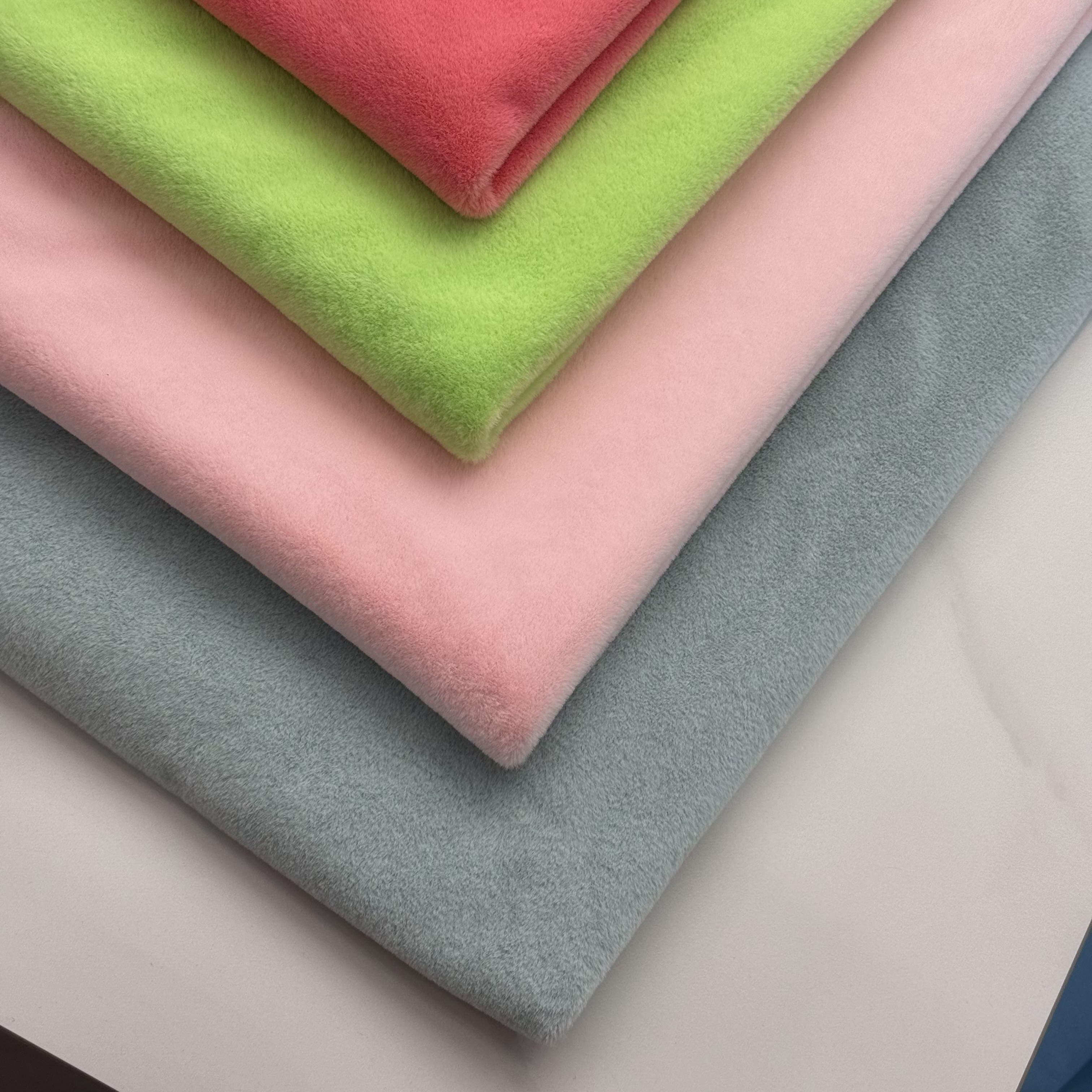 Wholesale of 4-5mm Yutu velvet fabric, imitation rabbit fur fabric, plush toys and clothing fabric from the manufacturer for export details Picture