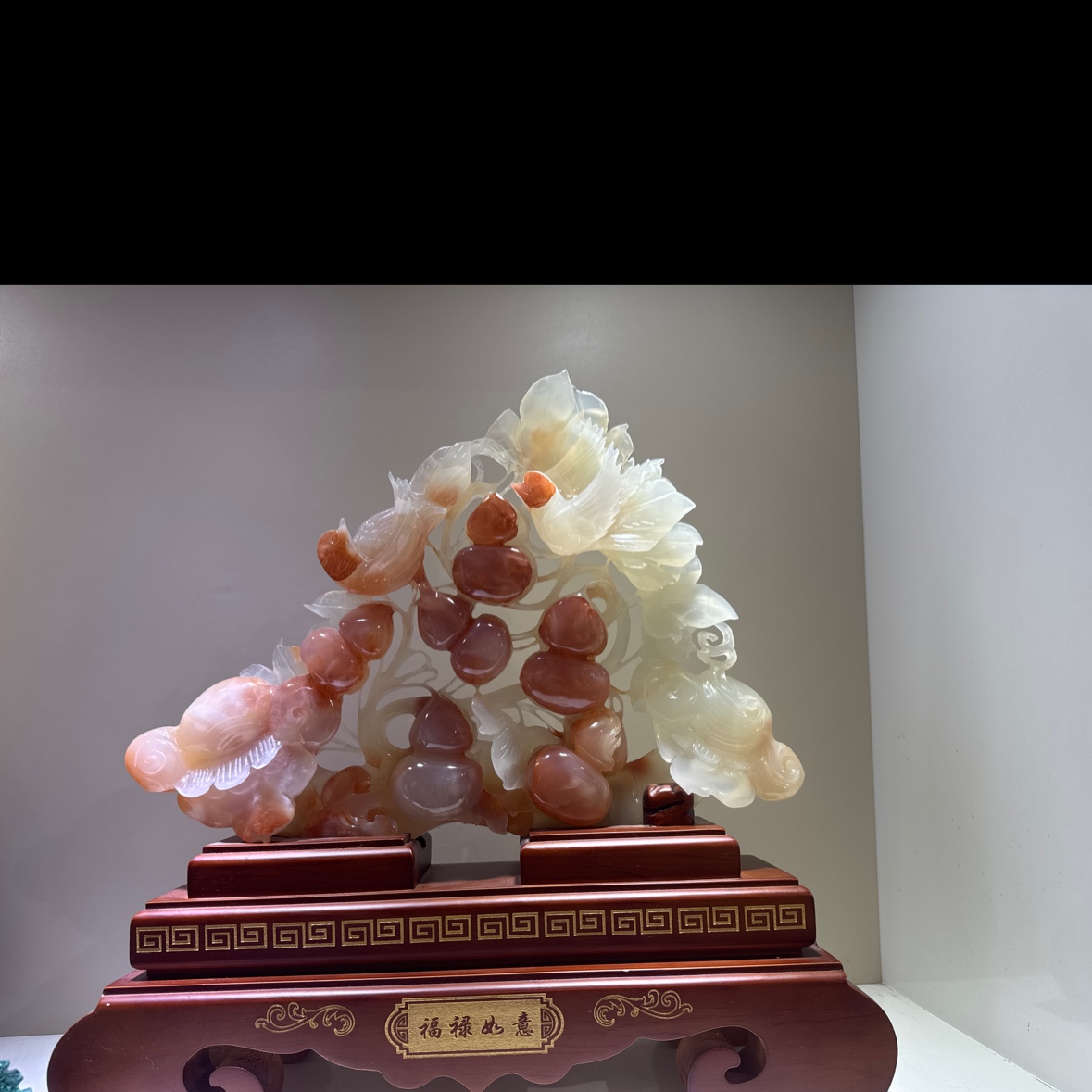 巴基斯坦红冰玉石天然玉料工艺品（福在眼前）