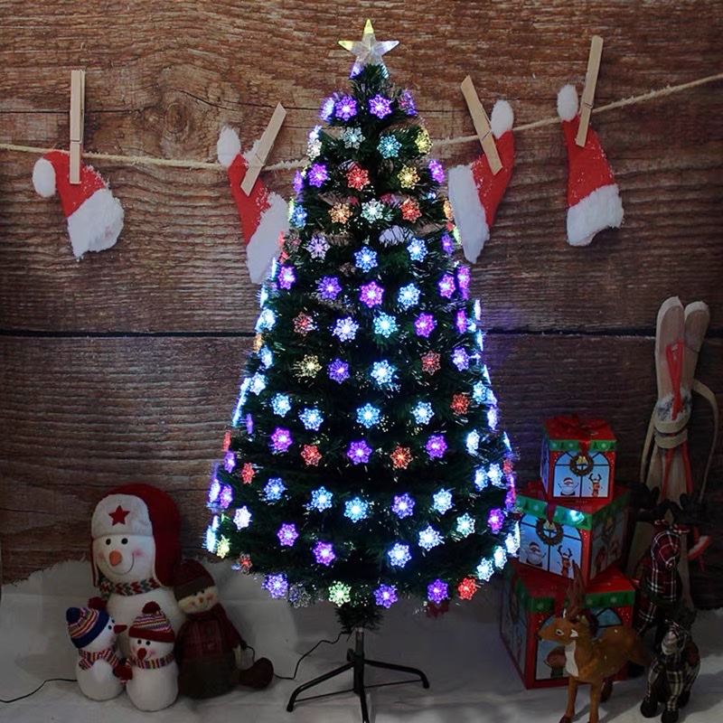 圣诞树 光纤树 LED灯树  节曰装饰圣诞节的灯光营造出一种祥和的氛围，让我感受到平安与喜悦的滋味。