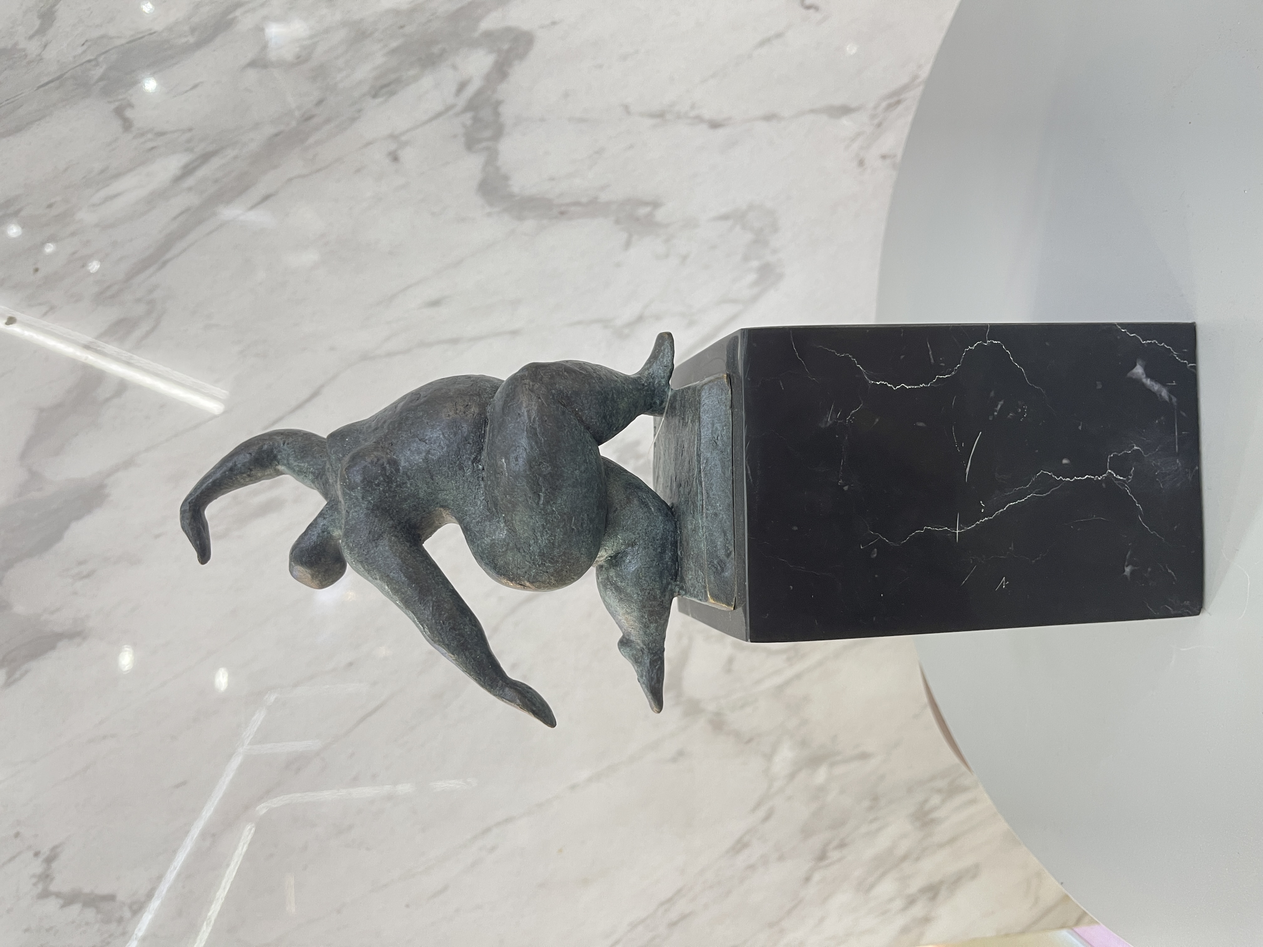 Copper ornaments, brass handicrafts, abstract dancing, fat woman ornaments, artistic abstract figurines, handicrafts details Picture