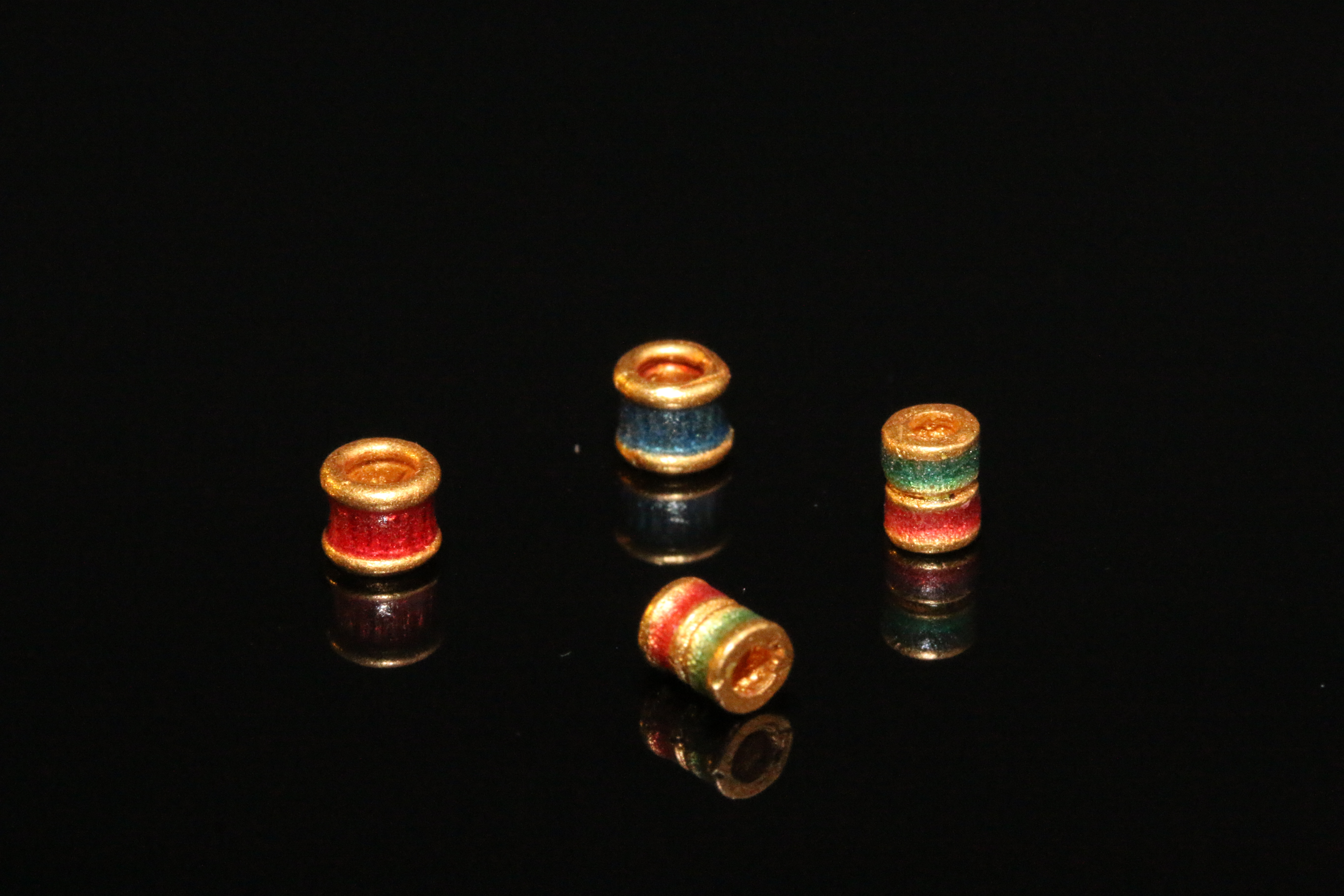Handmade DIY bead stringing materials, natural pearl wood beads, creative decorative accessories, multiple colors and styles to choose from Application Scenario
