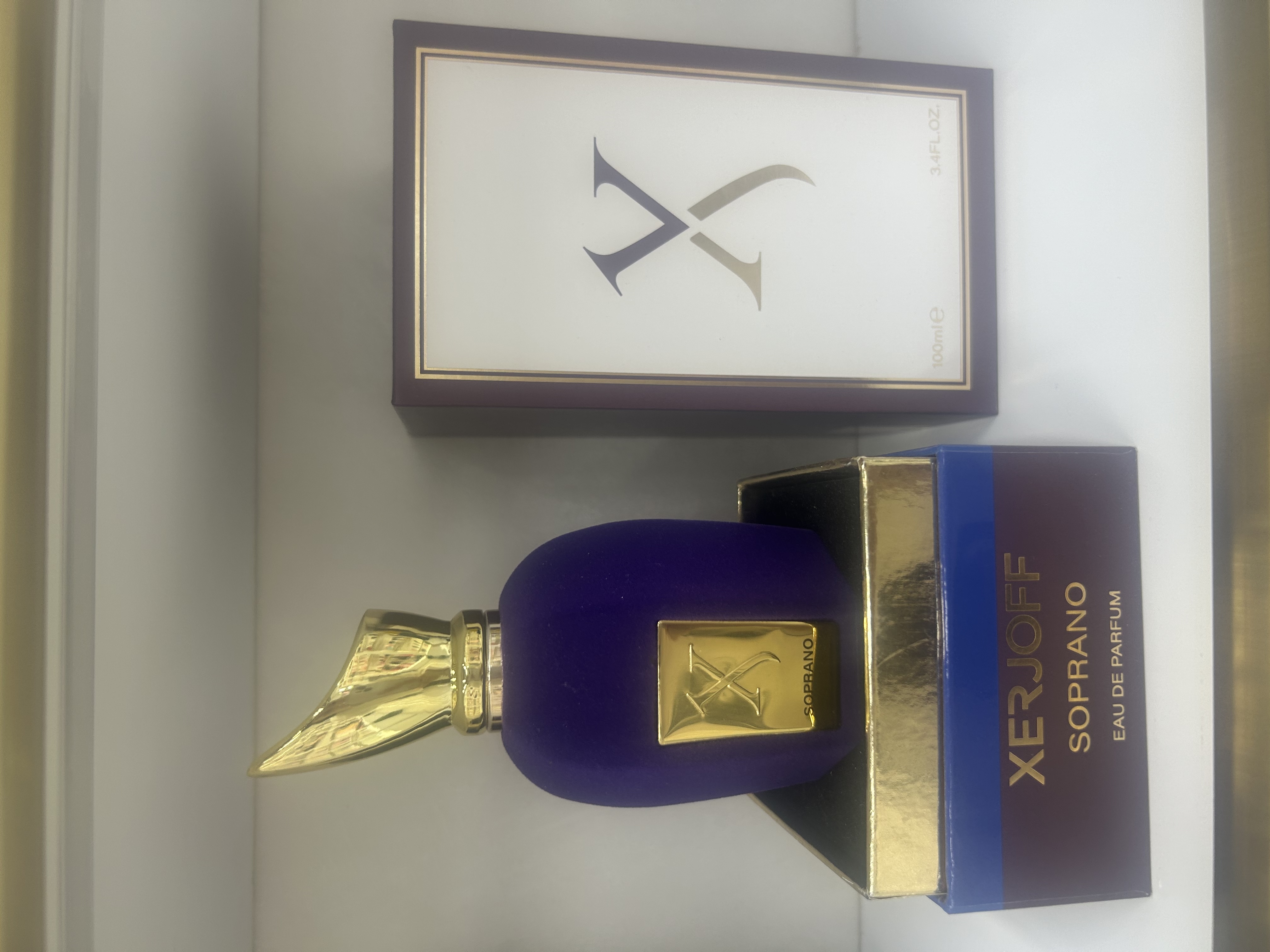 Maiya Middle East Perfume has a long-lasting fragrance and portable scent