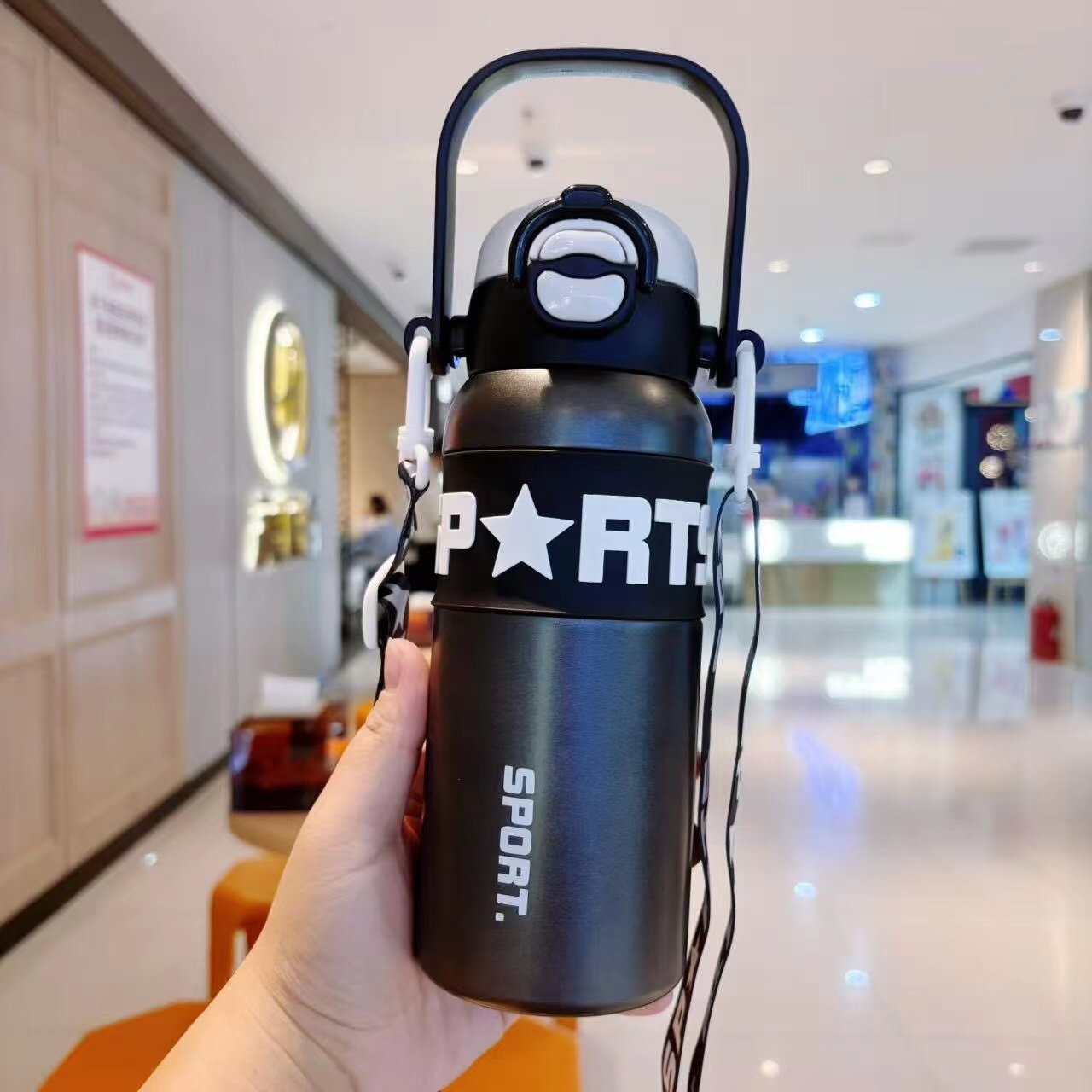 #YES-WATER新品🆕
弹跳双饮背带保温杯
货号：XDFBS678
容量：600ML
材质：内外304
装箱:  4详情图4