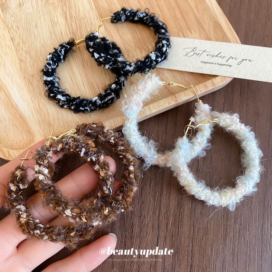 咖色毛绒绒耳圈女款秋冬2025巨好看耳环超好看独特漂亮耳钉耳饰品