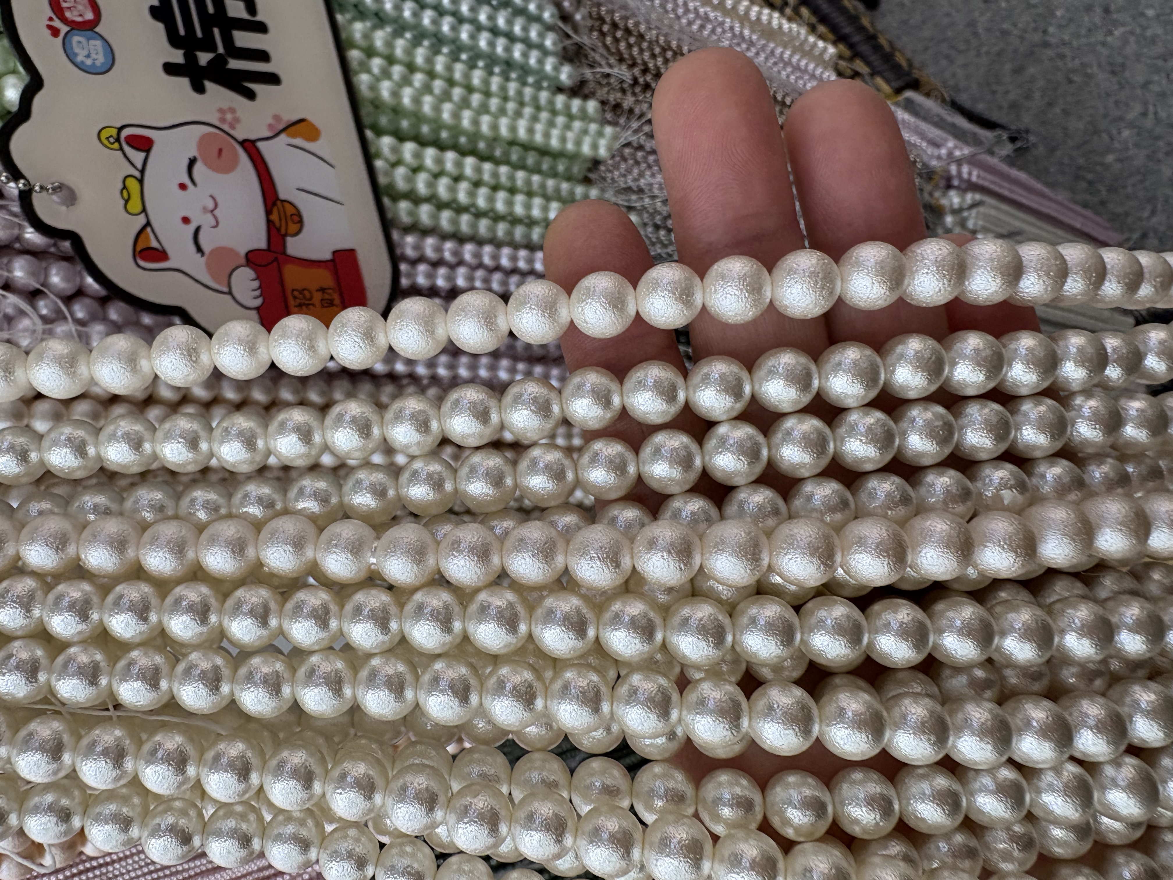 Handmade beaded beads, DIY materials, pearl glass beads, jewelry accessories, multiple colors and styles, decorative materials Application Scenario
