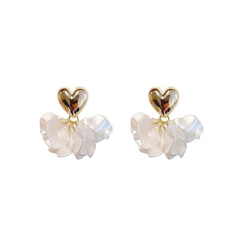 New Korean version heart-shaped petal earrings 925 silver needle, light luxury, fashionable and unique style, irregular flower earrings accessory Item Picture