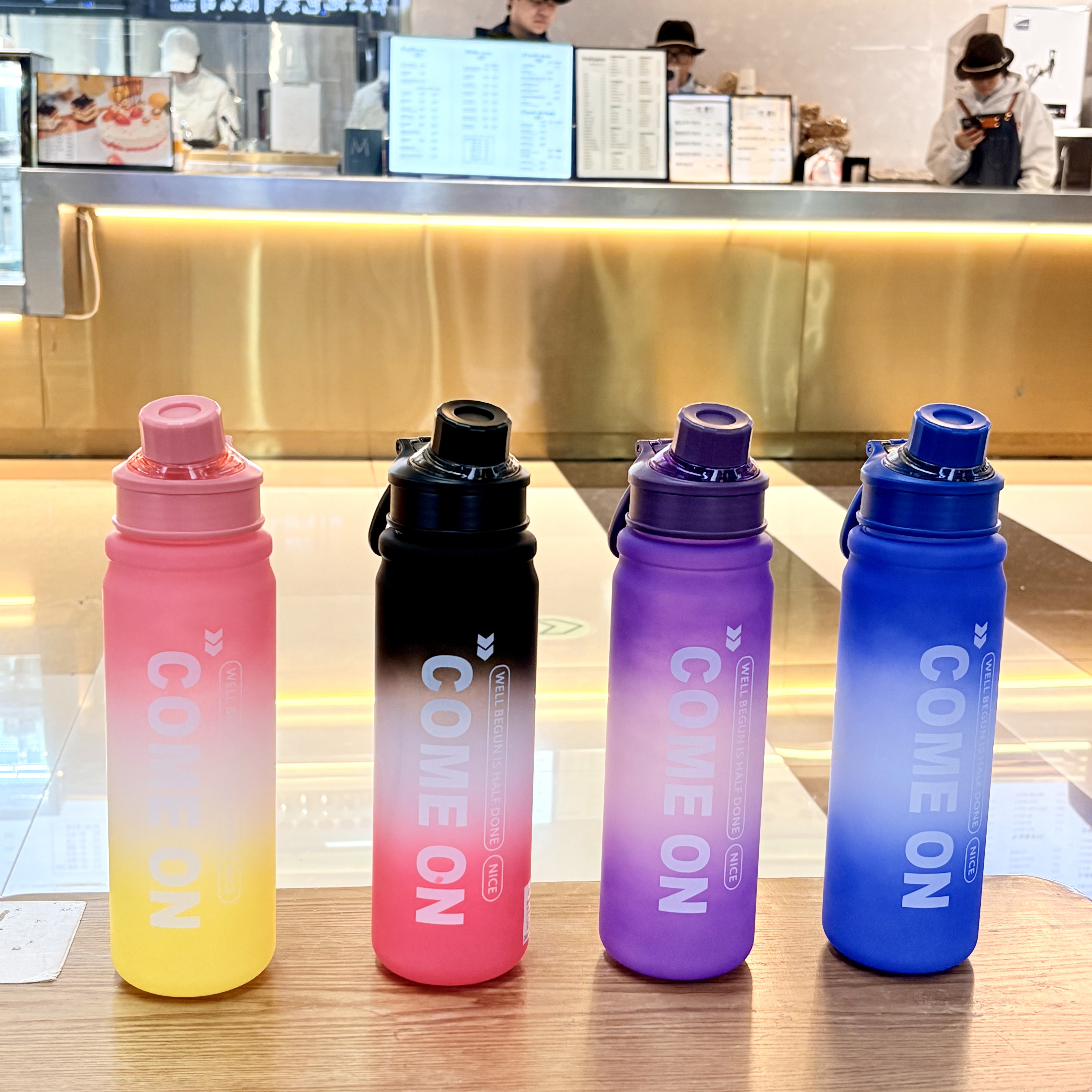Water cups, straw cups, other frosted cups, gradient color, large-capacity water bottles, outdoor sports water cups, straw plastic cups, custom 1000ML full figure