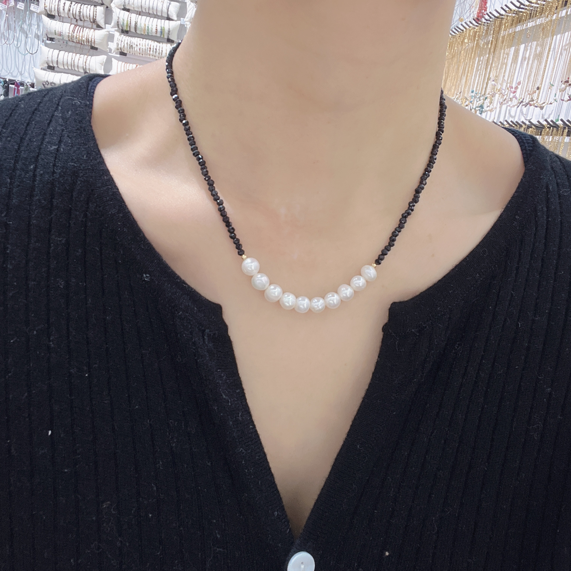 云逸饰家 饰品批发 水晶项链淡水珍珠 天然珍珠首饰 黑色 白色 简约饰品首饰珍珠项链详情2