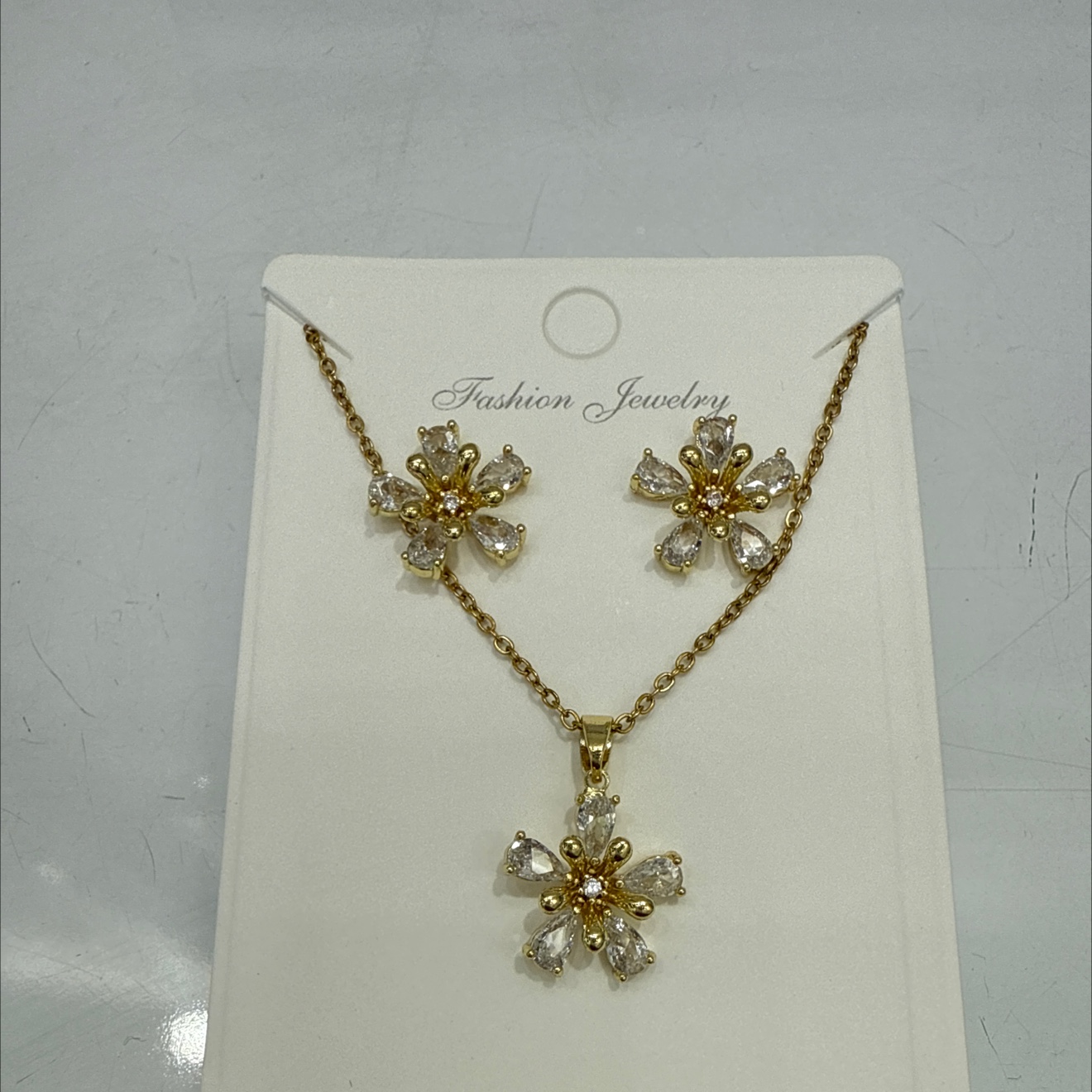 水钻吊坠项链不锈钢项链套装首饰时尚百搭女款水钻闪闪发光大方潮流饰品首饰