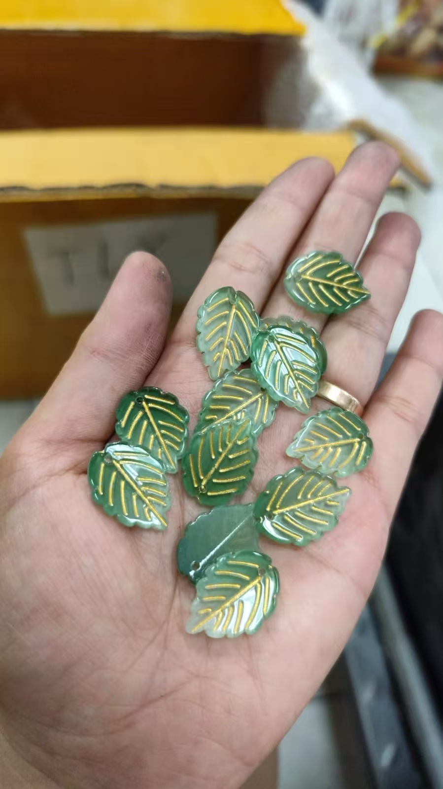 琉璃树叶草莓叶描金渐变色玻璃叶子立体草莓叶描金