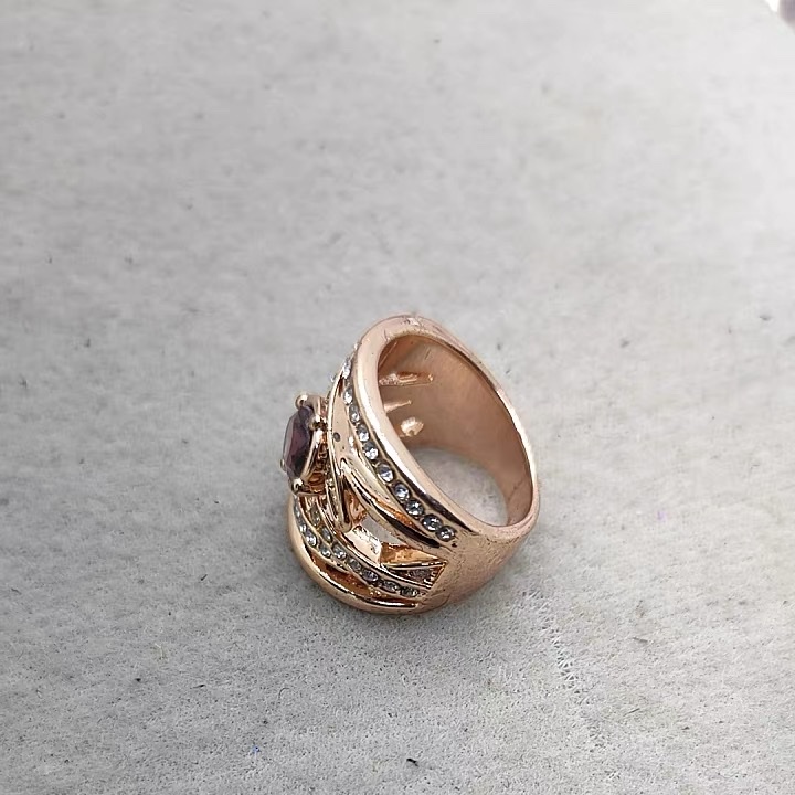 34满29元包邮  戒指镶嵌玻璃满钻戒指