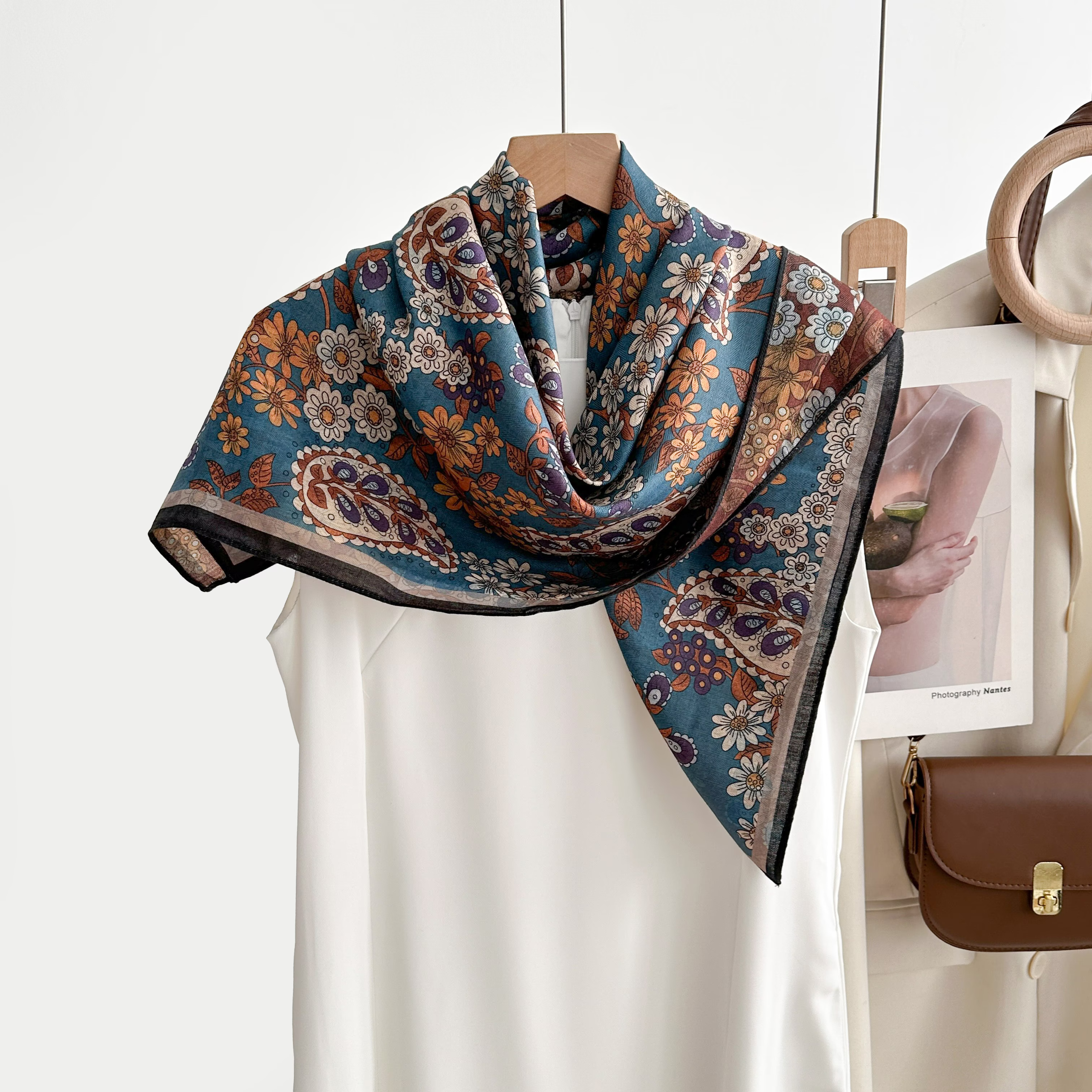 The 2025 new women's double-sided square scarf is a versatile and fashionable printed oil painting silk scarf and a fashionable shawl. It is a high-end trendy accessory for spring, summer, autumn and winter Item Picture