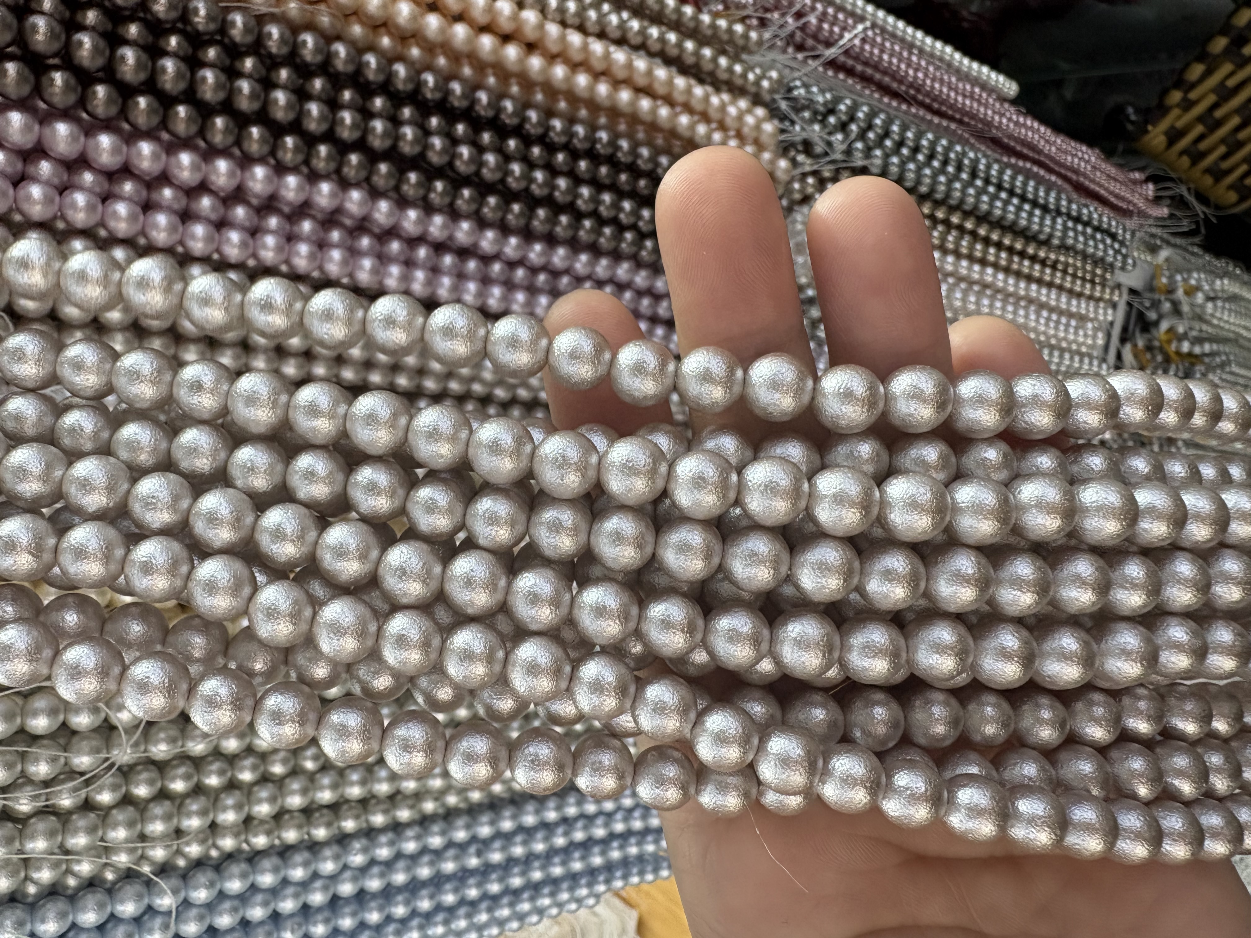 Handmade beaded beads, DIY materials, pearl glass beads, jewelry accessories, multiple colors and styles, decorative materials details Picture