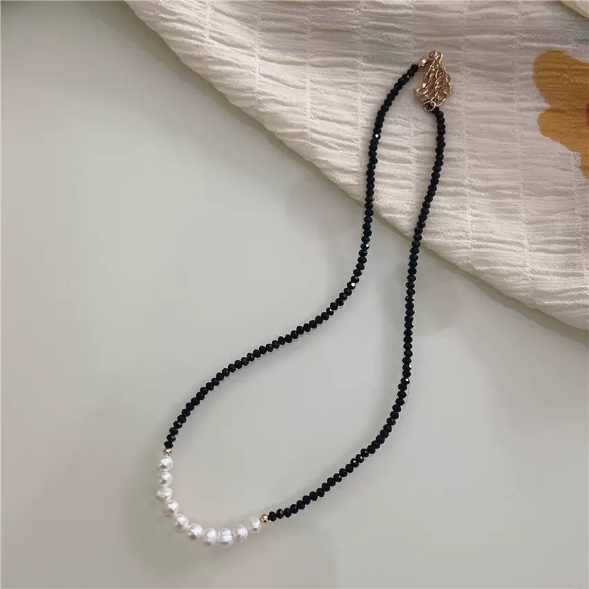 云逸饰家 饰品批发 水晶项链淡水珍珠 天然珍珠首饰 黑色 白色 简约饰品首饰珍珠项链详情1