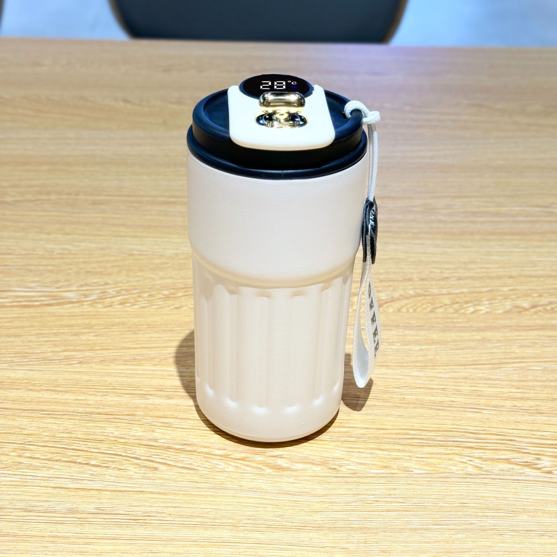 316 stainless steel smart coffee cup, insulated cup, gift, high appearance level, portable drawstring water cup, student travel cup Application Scenario