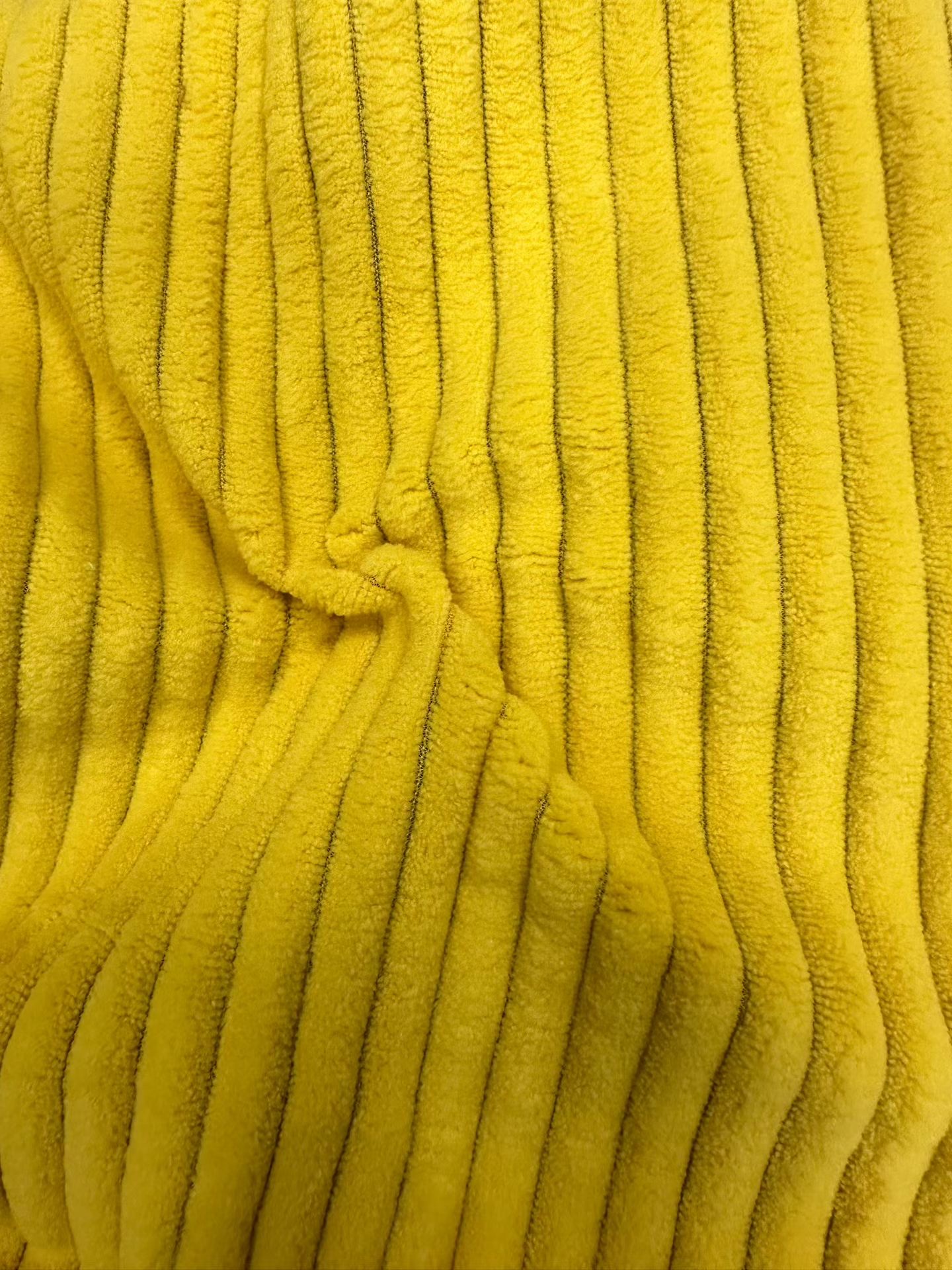 Warp knitted corduroy fabric Item Picture