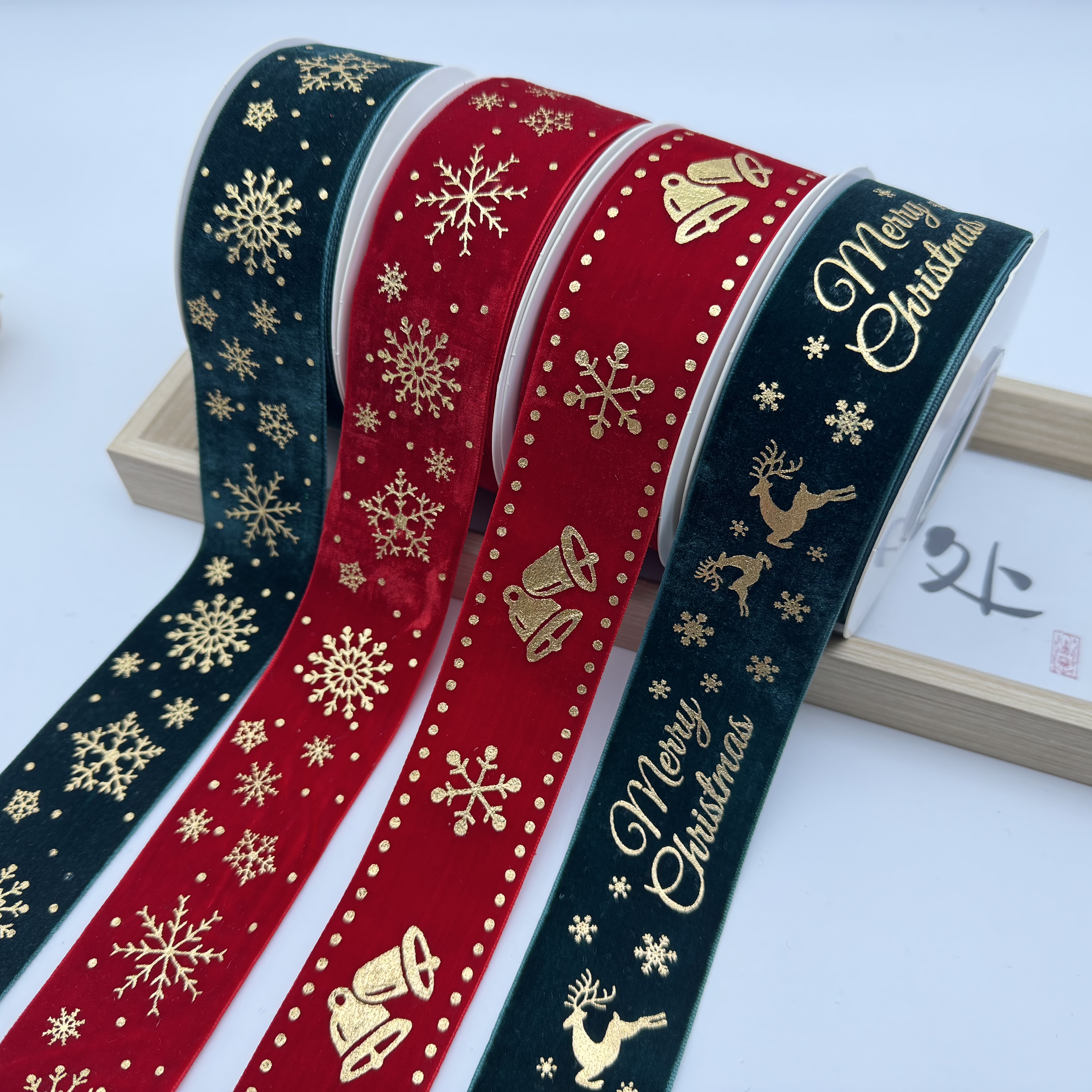 Customized webbing, sample processing, gradient webbing, ribbon bow decoration, handcrafted materials, wide and multi-color webbing, DIY accessories Application Scenario