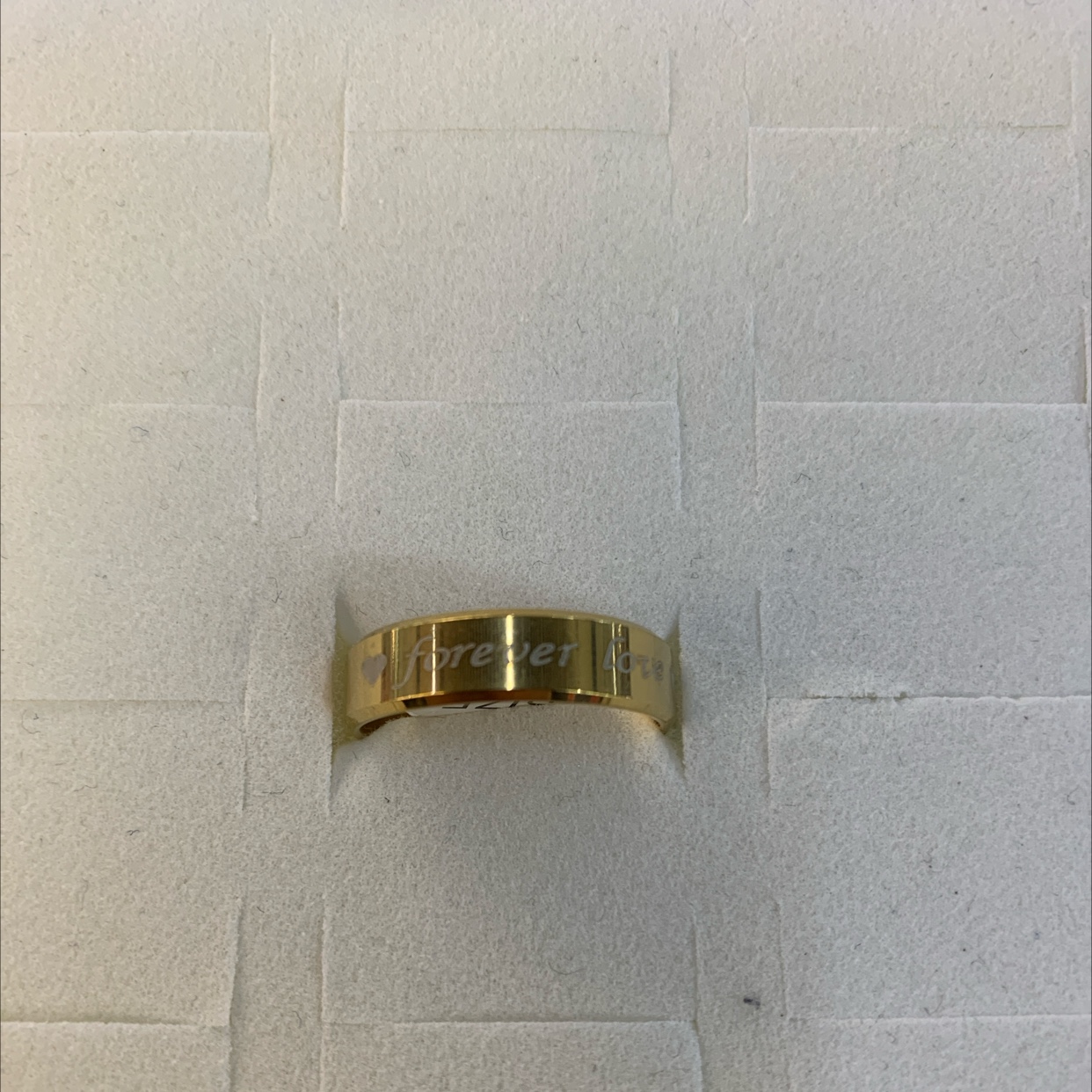 程洁不锈钢材质戒指金色字母印花款式简约时尚个性气质戒指详情图3