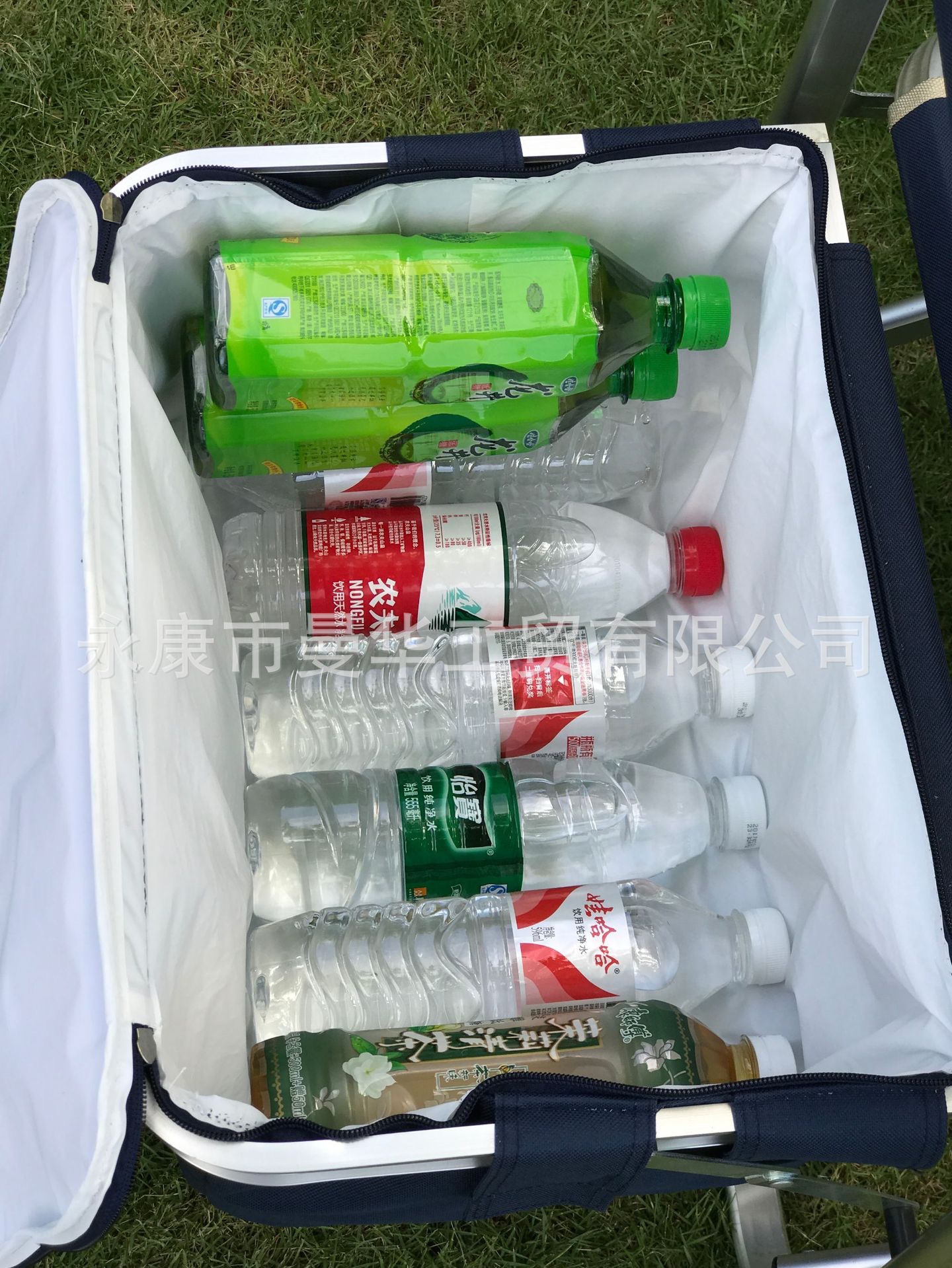 户外铝合金导演椅带侧桌折叠椅便携式冷藏保温箱包野营休闲沙滩椅 白底实物图