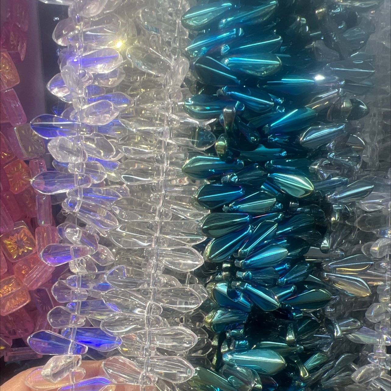 5✖️15MM异型电镀玻璃琉璃珠。适合各种饰品，服饰，鞋子百搭款
配件