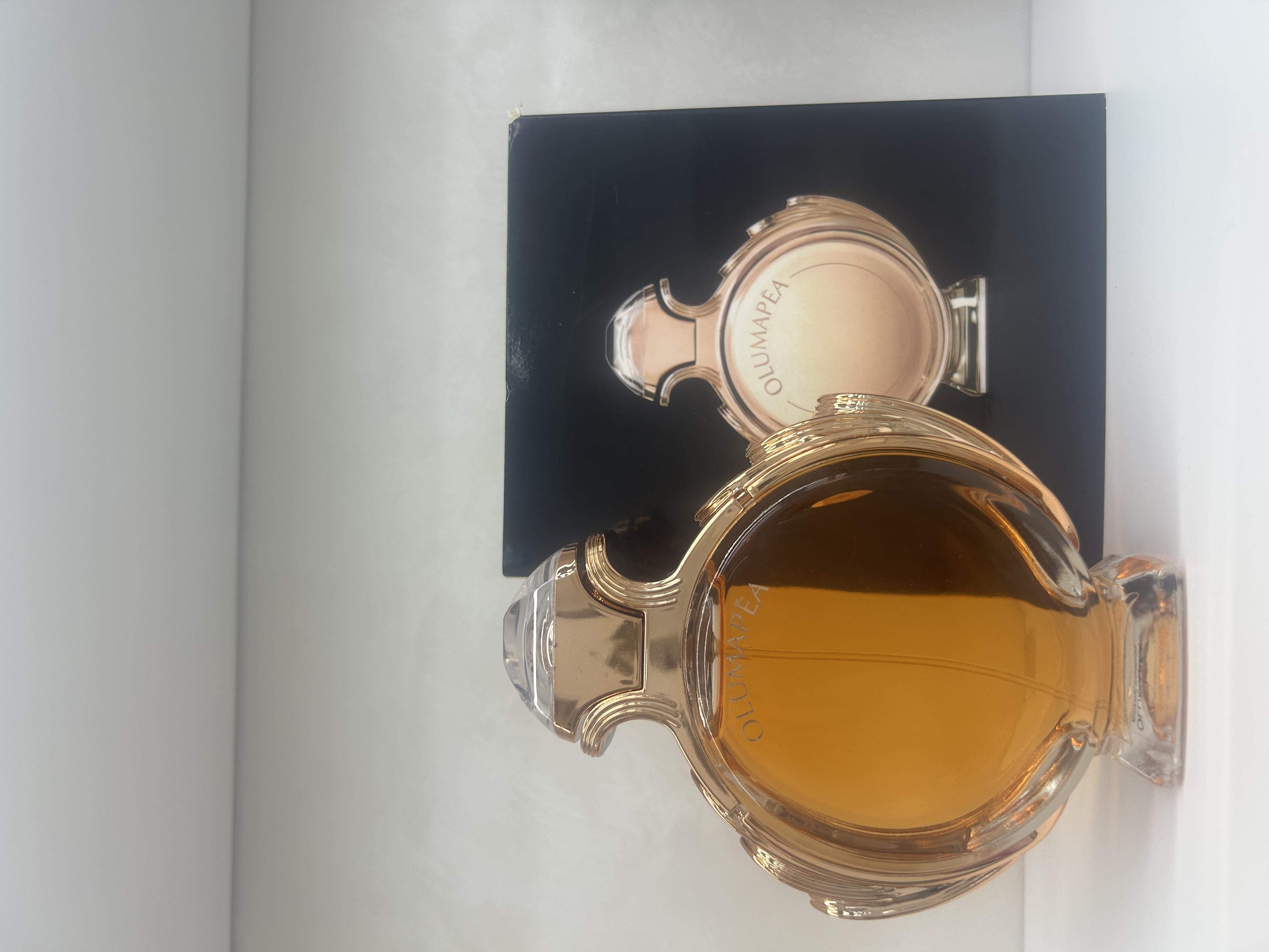 DE Perfume product photo 2