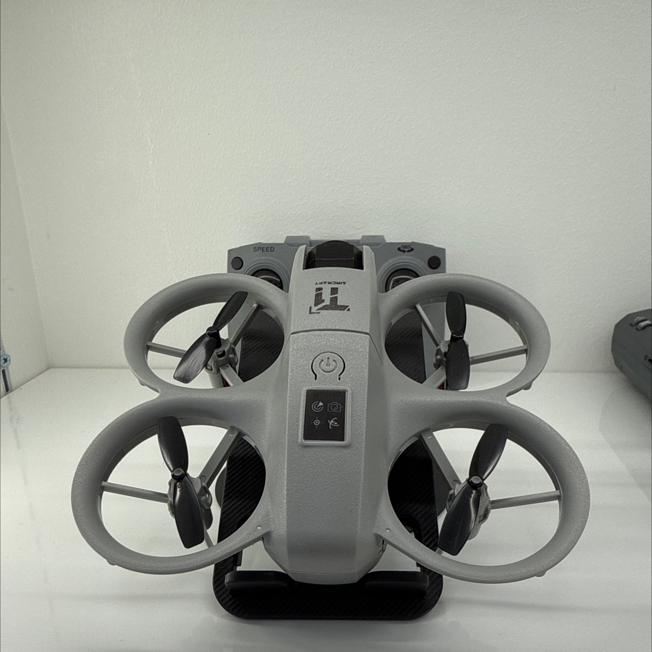 高清航拍无人机带悬停