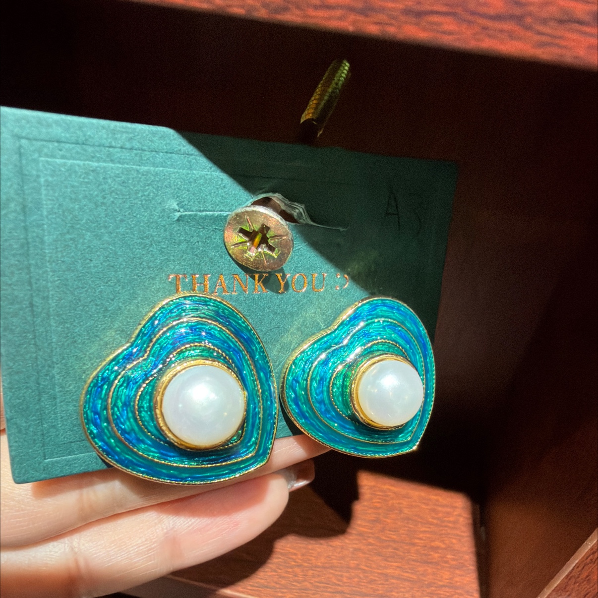 新款925银针中古时尚滴釉珍珠耳饰简约耳堵防脱落耳钉配饰百搭女款多款可选