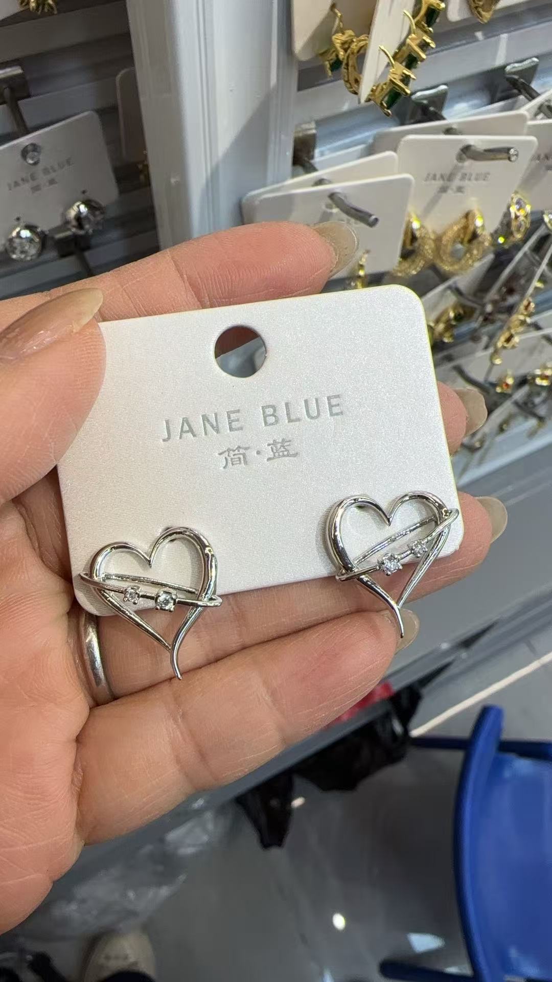 New eco-friendly brass, fashionable welded zircon earrings, simple earrings, versatile earrings for women's charm, trendy earrings style, heart shape