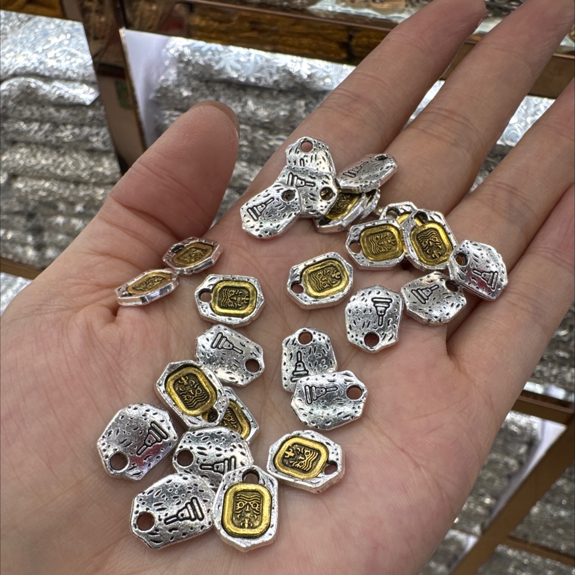 扎基拉姆藏饰配件