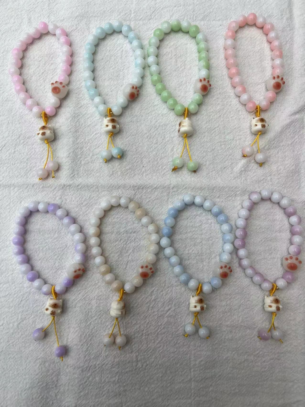 The Maneki Neko cat paw bracelet is fashionable, versatile and a popular style for couples this year detail image 2