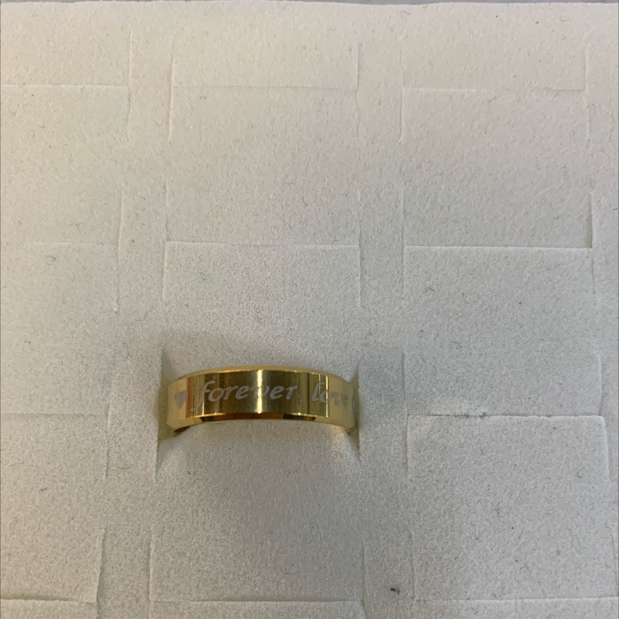 程洁不锈钢材质戒指金色字母印花款式简约时尚个性气质戒指详情图2