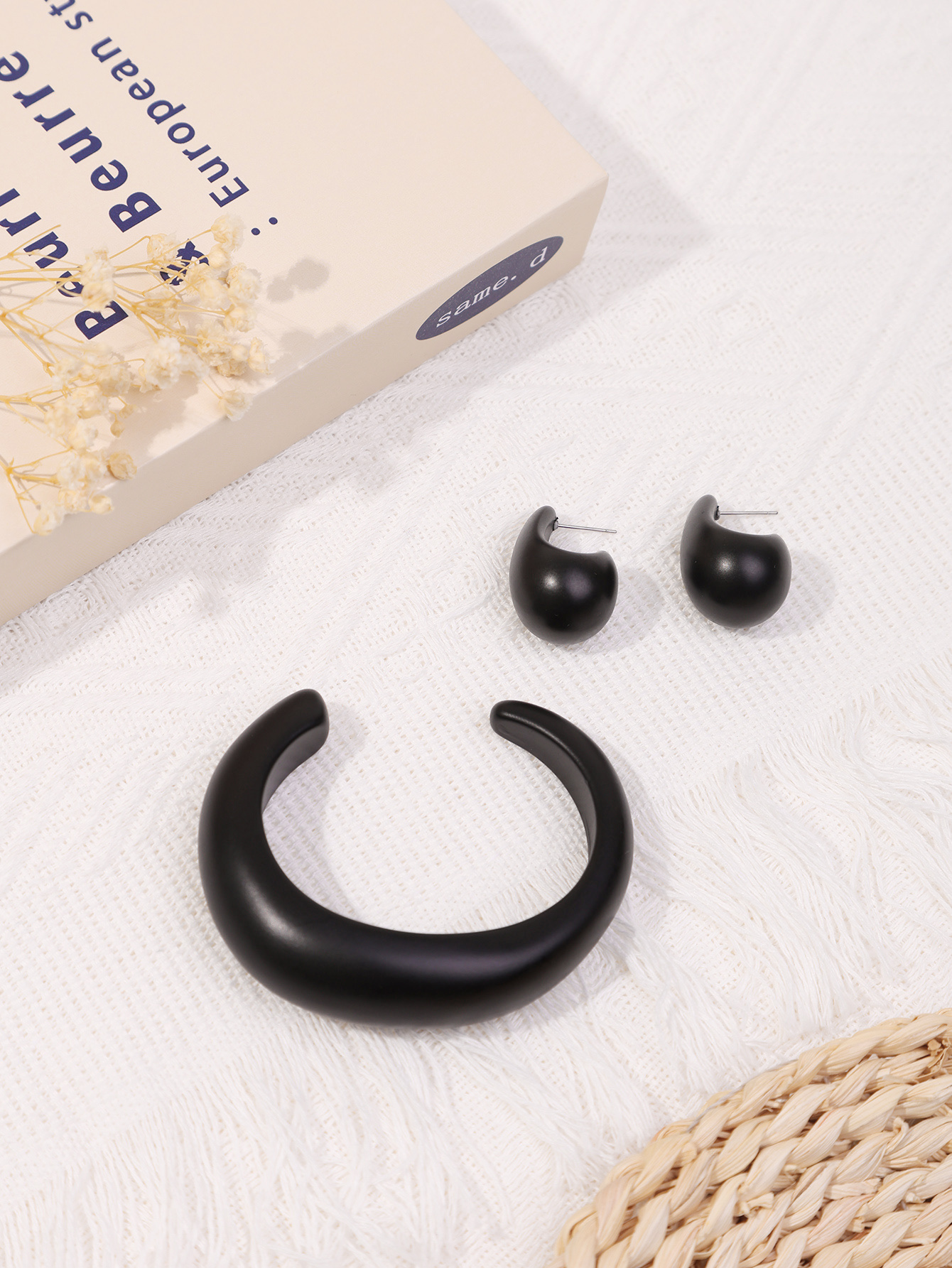 时尚手镯耳钉喷漆仿木耳饰手镯简约耳堵防掉耳钉女气质百搭耳饰品配饰耳钉饰品饰品详情图2