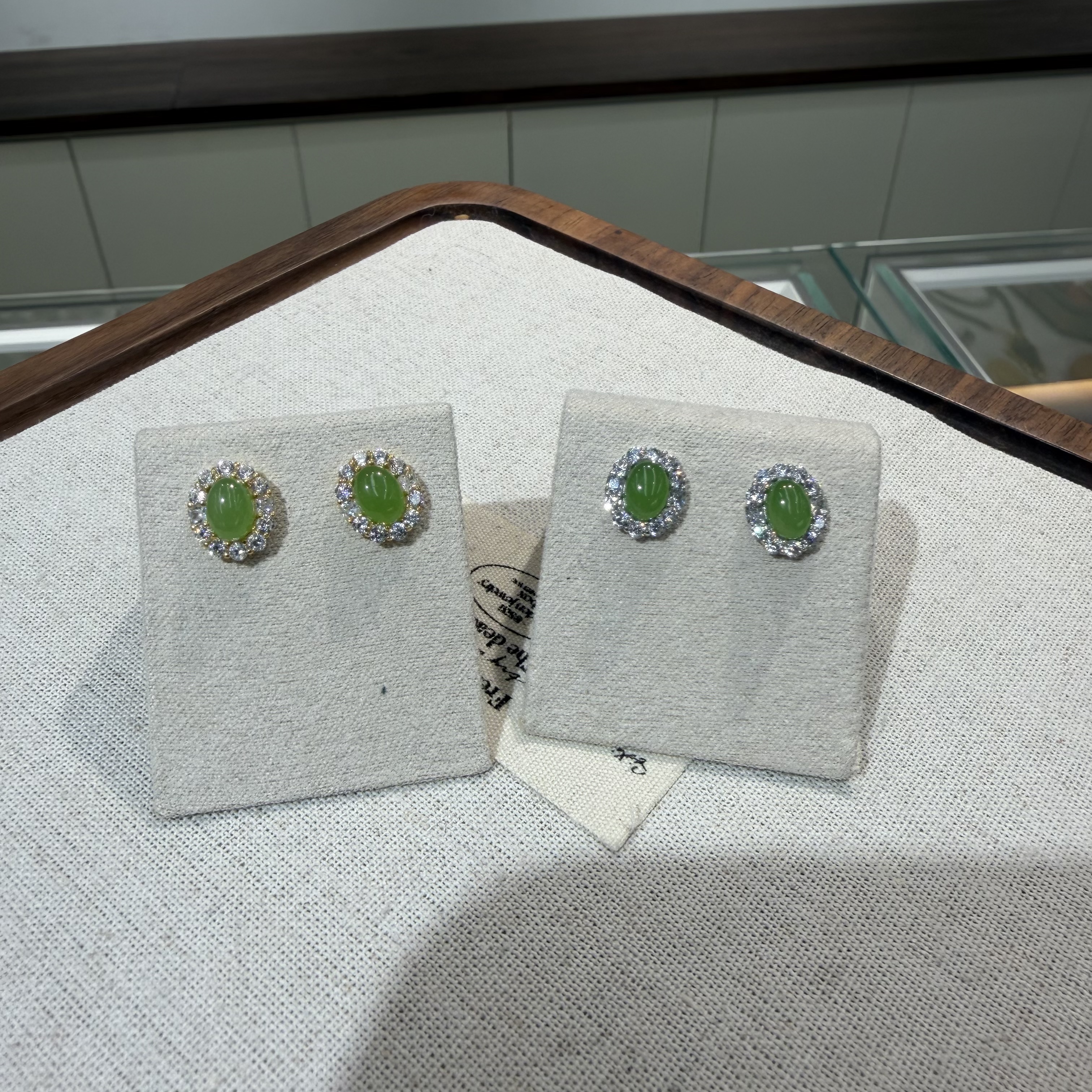 【一妃聚宝】新款和田玉苹果绿耳环S0925耳钉料子浓郁水润仙气灵动详情图2