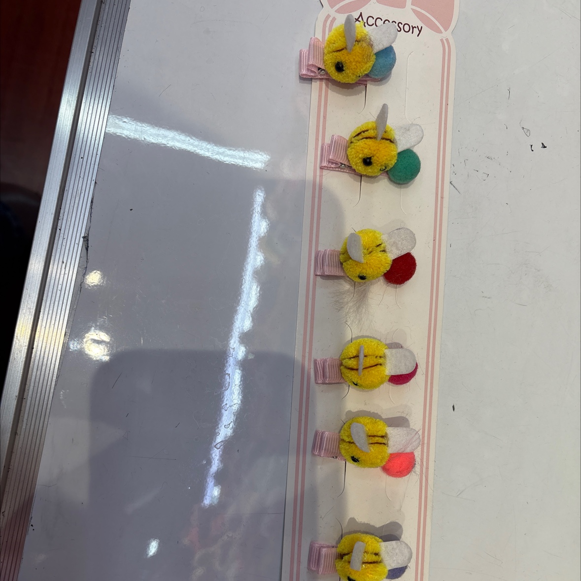 小蜜蜂毛球夹子，小女孩流行必备发饰