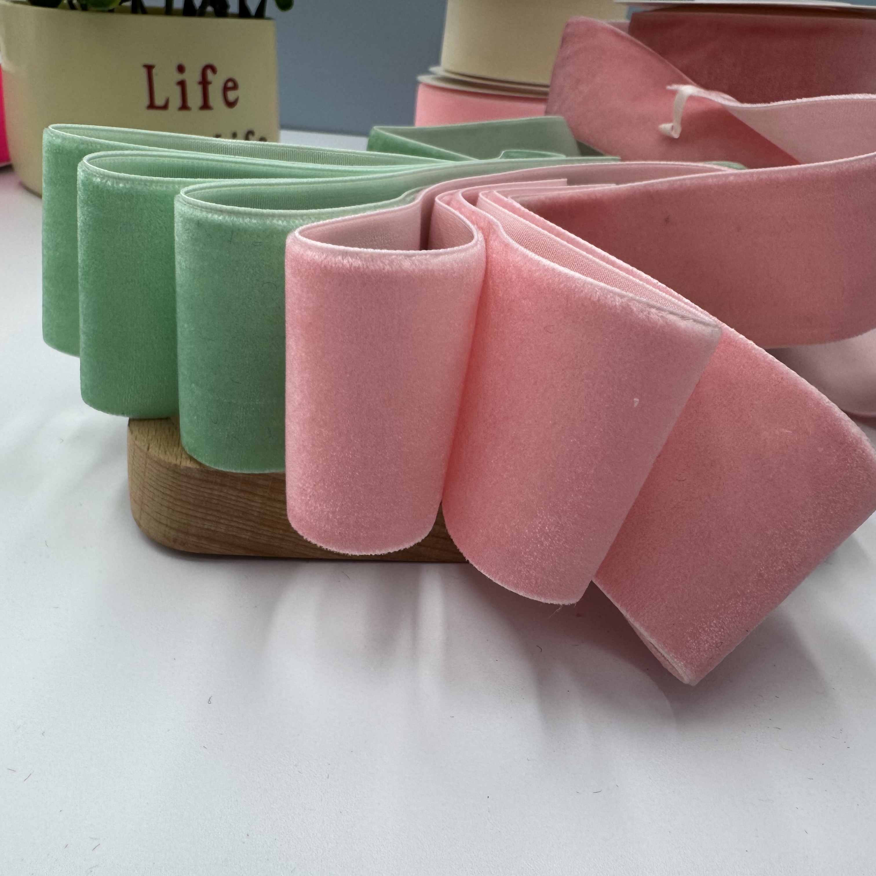 38mm wide single-sided velvet ribbon, velvet satin ribbon, flocked belt, bow tie decoration, bow tie, shoe flower webbing Item Picture