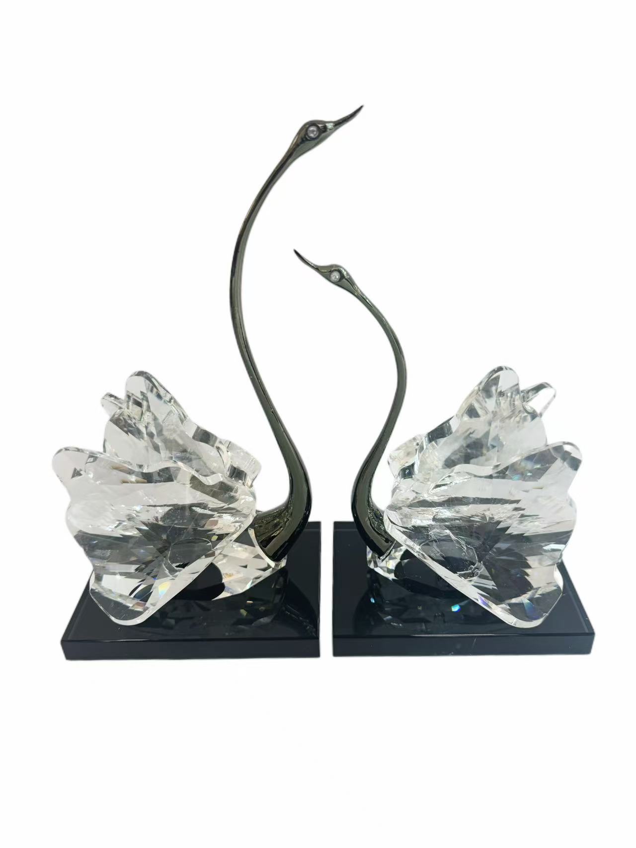Crystal ornaments, swan ornaments, a pair of light luxury home TV cabinets, wine cabinets, table decorations, wedding and housewarming gifts, gift-giving crystal ornaments Crystal ornaments, swan ornaments, a pair of light luxury home TV cabinets, wine cabinets, table decorations, wedding and housewarming gifts, gift-giving crystal ornaments