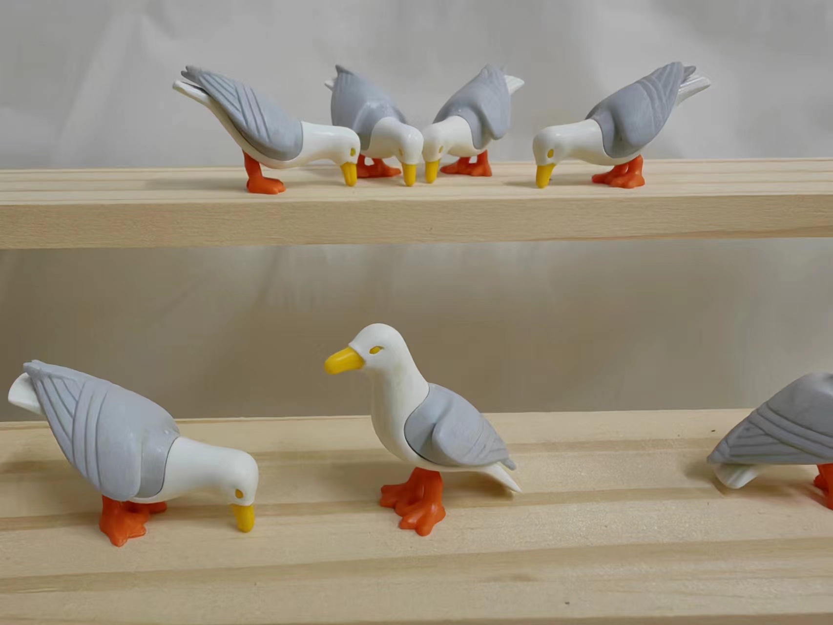 抱心熊毛绒花玩具耳饰真皮材质温馨可爱适合赠礼各种纽蛋公仔，儿童节的礼物，各种拼装玩具超级可爱，小孩都非常喜欢的礼物白底实物图