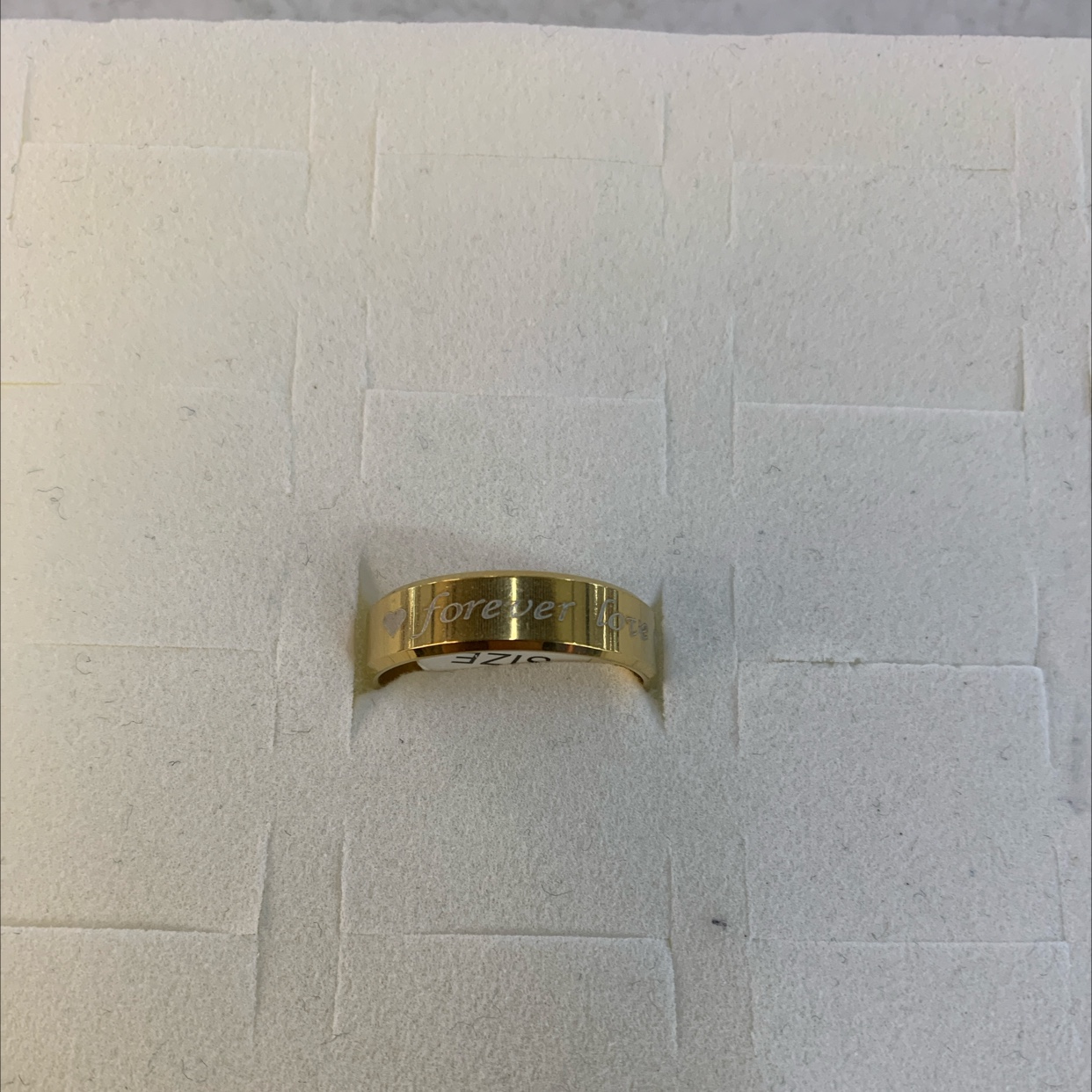 程洁不锈钢材质戒指金色字母印花款式简约时尚个性气质戒指详情图5