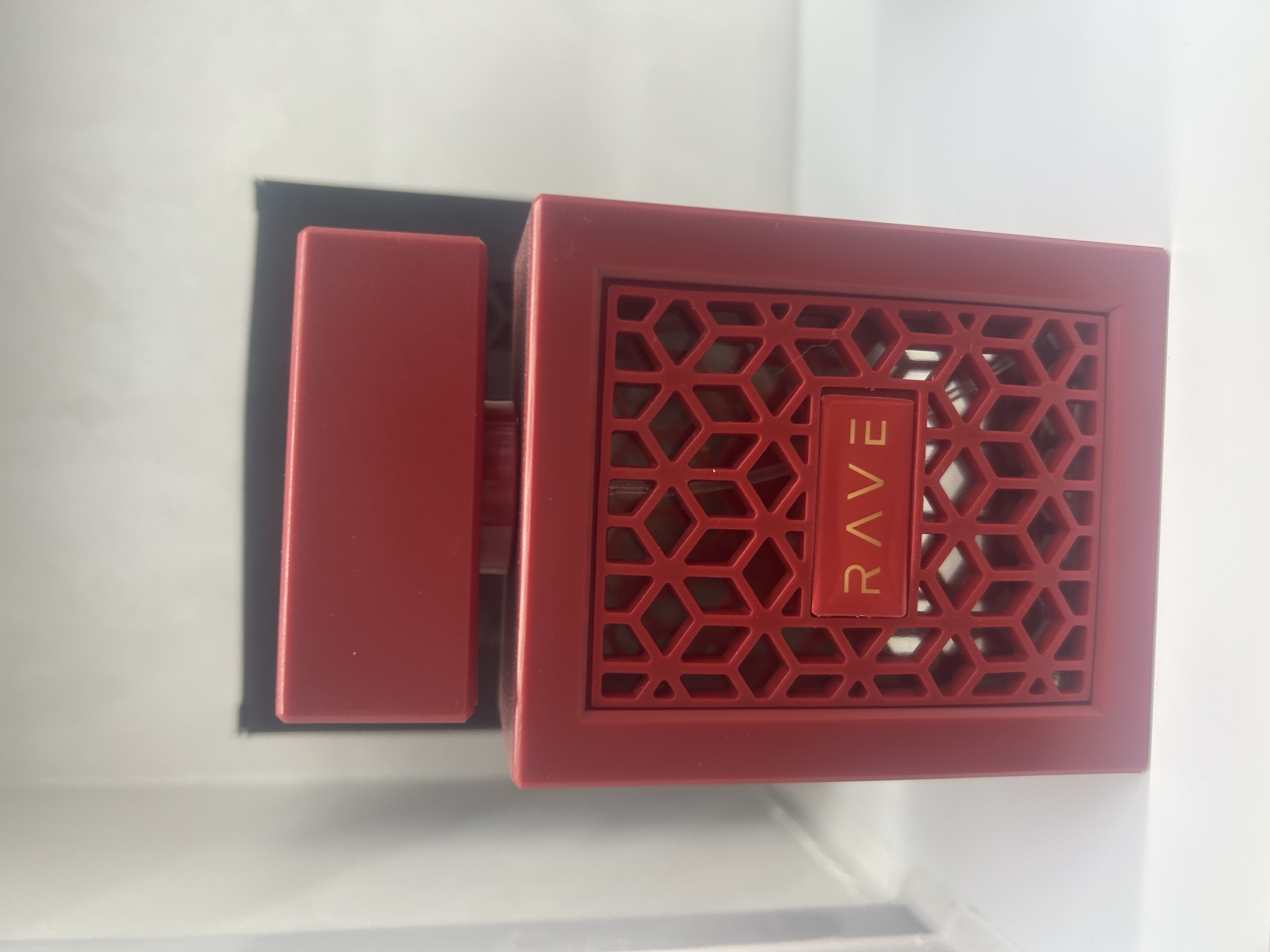 DE Perfume product photo 3