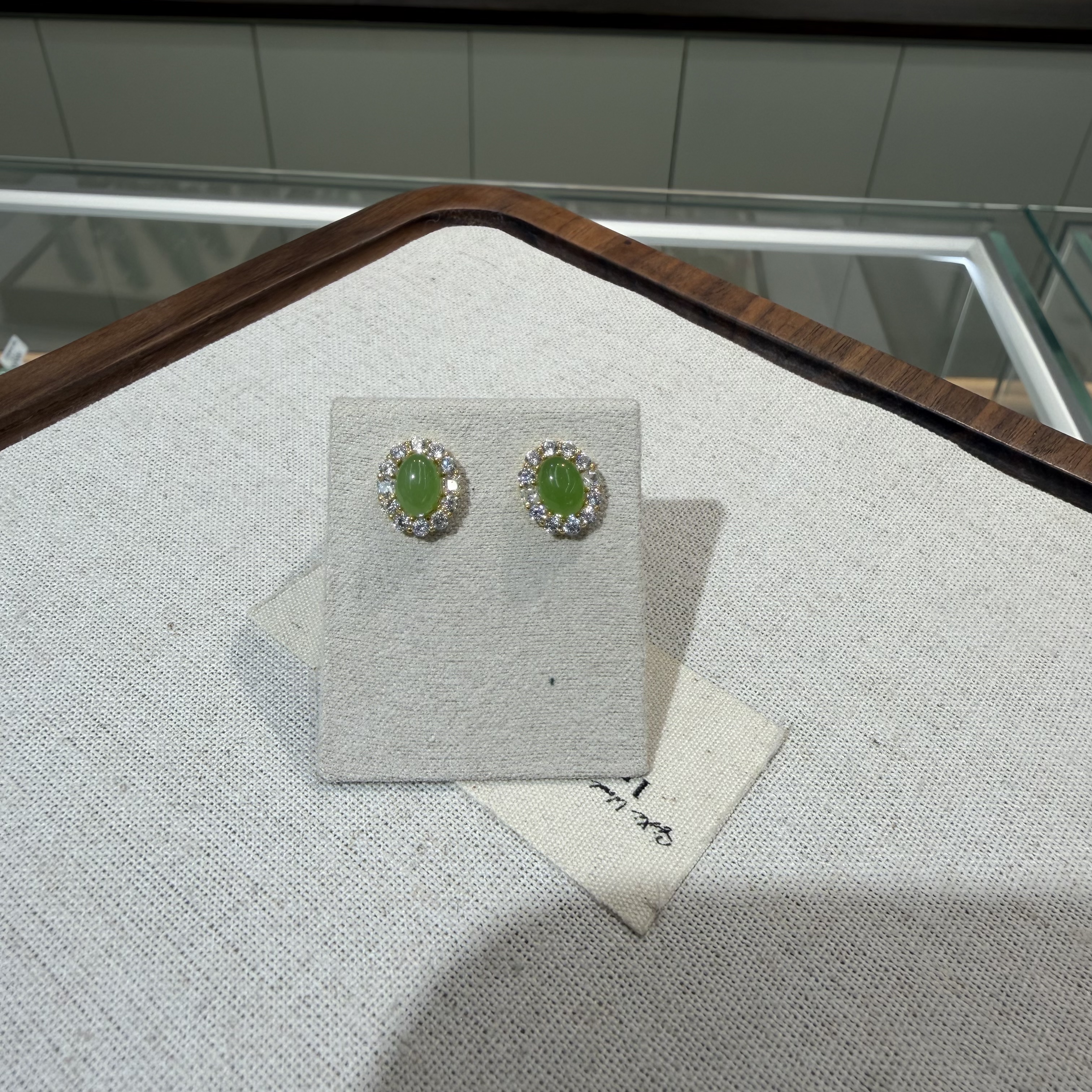 【一妃聚宝】新款和田玉苹果绿耳环S0925耳钉料子浓郁水润仙气灵动详情图4