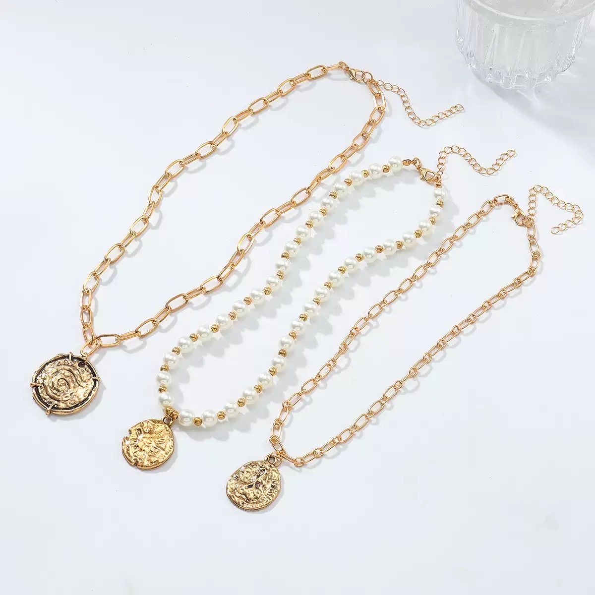 Z欧美夸张大牌多层仿珍珠硬币吊坠项链3件套人像女士项饰项链细节图