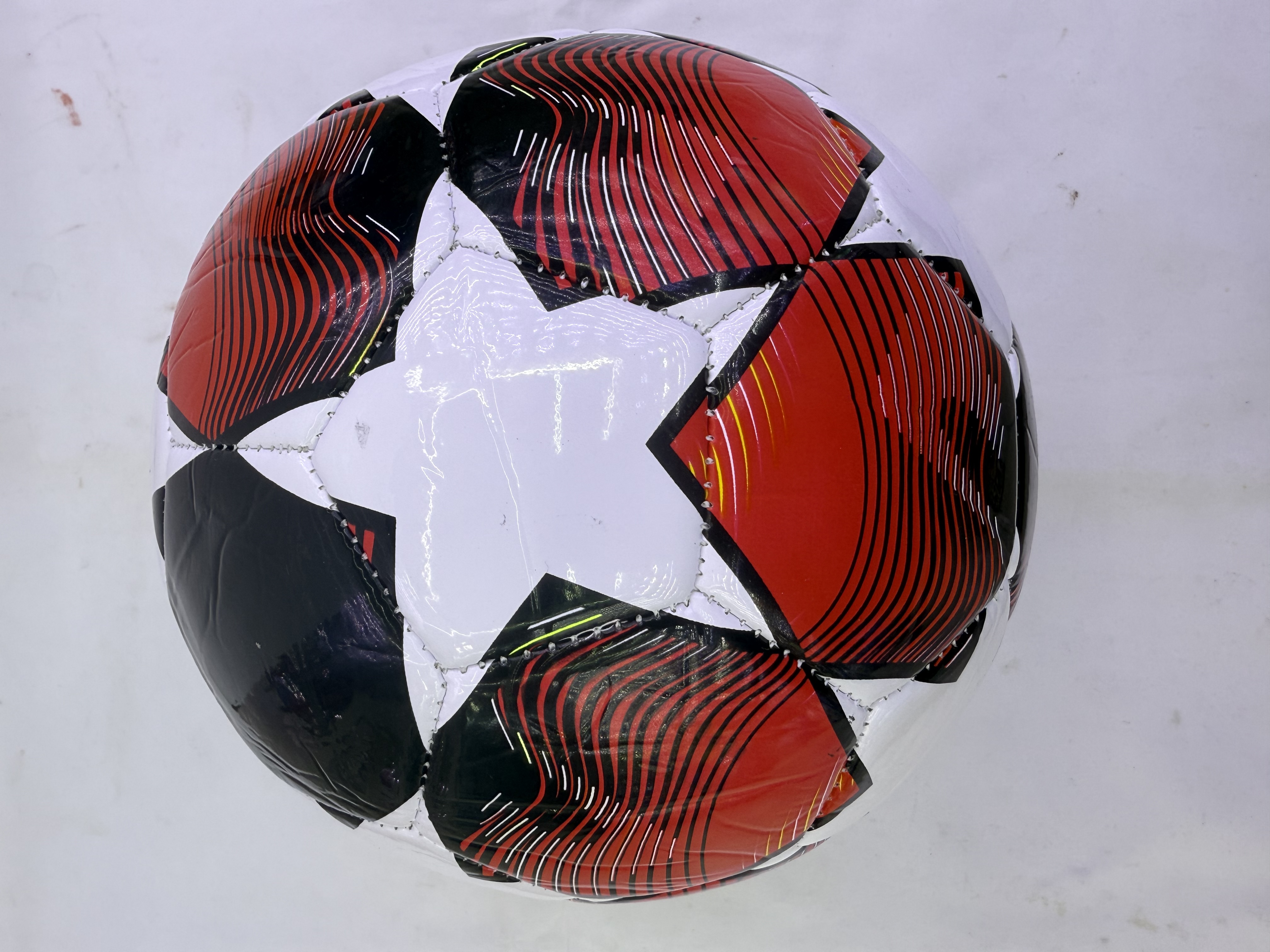 No. 5 foamed PU football five-pointed star color mixed packaging is suitable for children aged 5 and above to adults Application Scenario